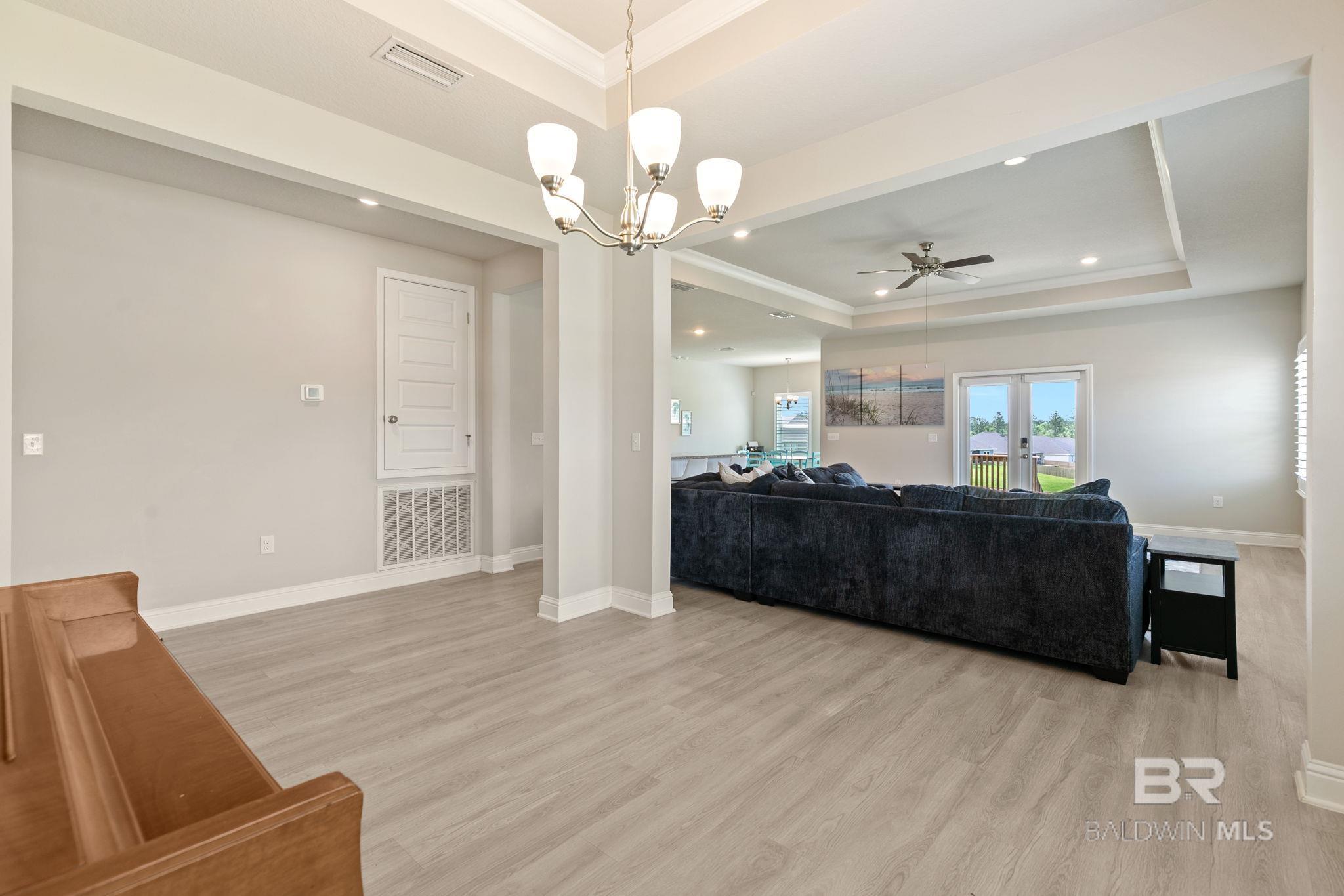 https://zimg.paragon.ice.com/ParagonImages/Property/PG/BCAR/397489/16/0/0/96febc8c57aa5a59947b3fe7220ad2a0/7/2d09562961f6a9937ef7df3d2a30c593/397489-5bd46097-b863-4861-9ffc-f4f658d01222.JPG