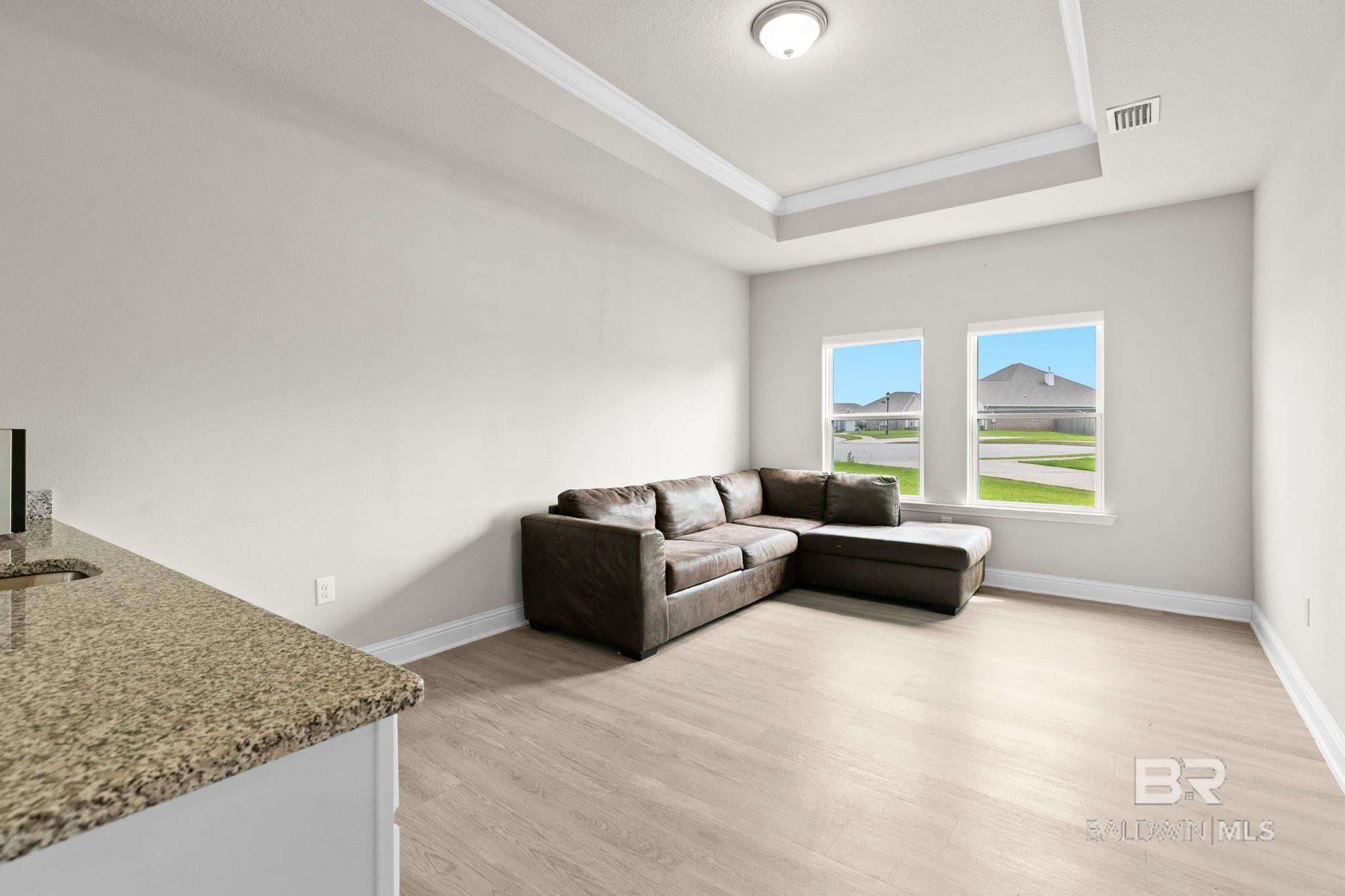 https://zimg.paragon.ice.com/ParagonImages/Property/PG/BCAR/397489/37/0/0/eef667a846746d3cacbebaef15e37136/7/2d09562961f6a9937ef7df3d2a30c593/397489-b2e72be7-88ed-4153-8fea-10dbeebee4fb.JPG