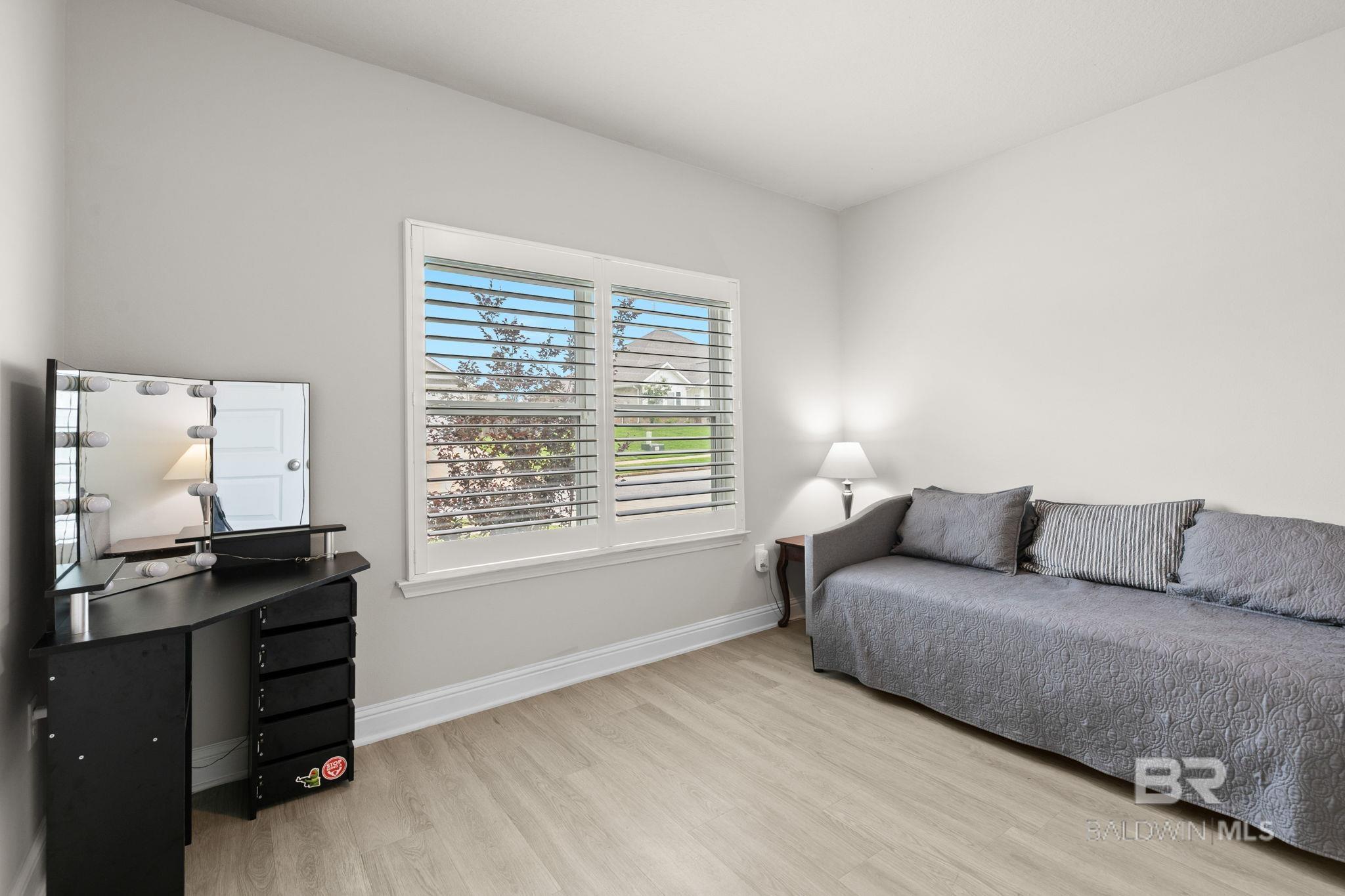 https://zimg.paragon.ice.com/ParagonImages/Property/PG/BCAR/397489/49/0/0/ffa632baaf30389bbf11a73fa8488e7e/7/2d09562961f6a9937ef7df3d2a30c593/397489-b5e8bcf6-3ea4-4827-8e6e-379792e0e159.JPG