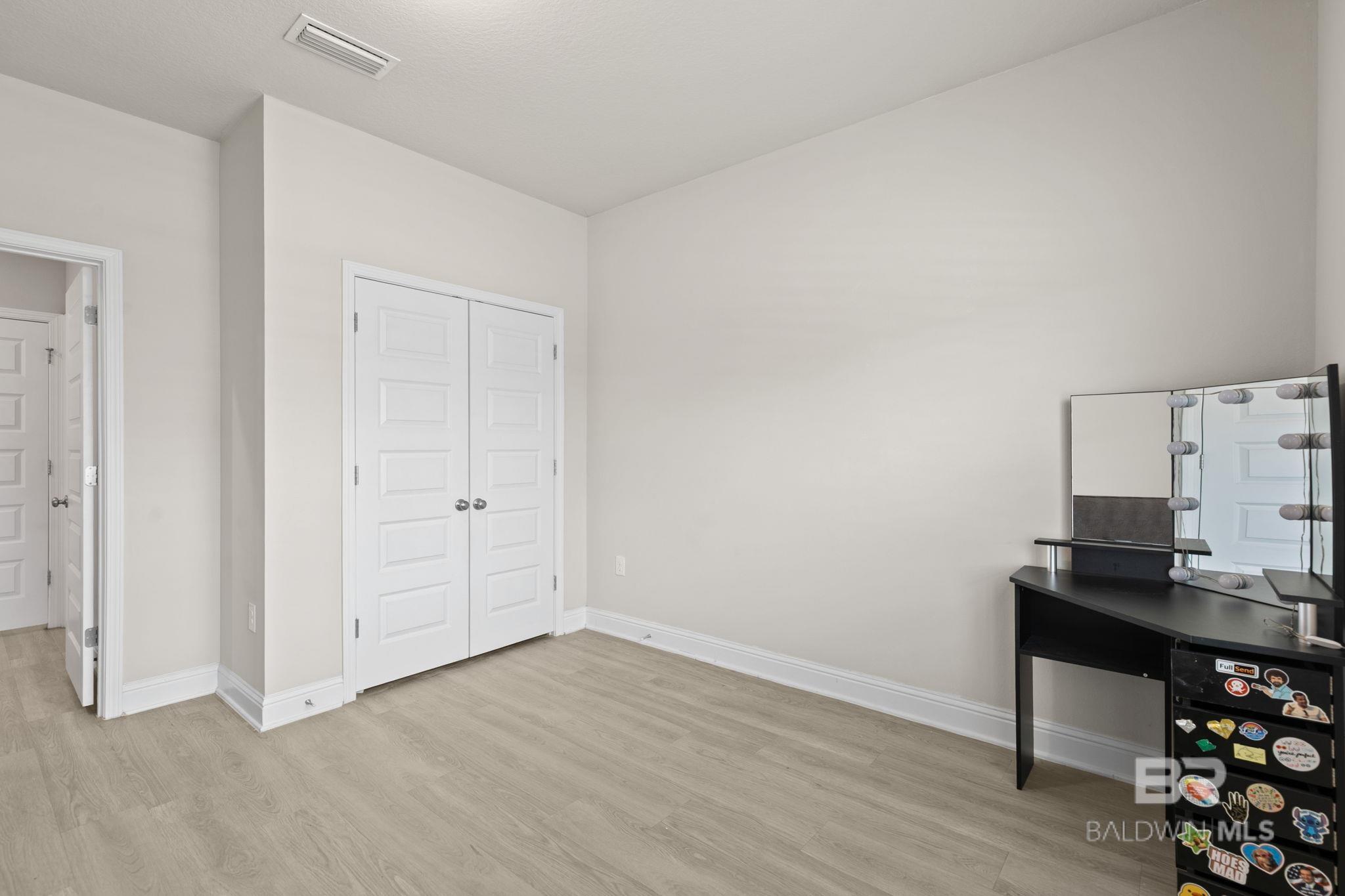 https://zimg.paragon.ice.com/ParagonImages/Property/PG/BCAR/397489/50/0/0/c3e9bf66b77a8a13bf018afd195eb76c/7/2d09562961f6a9937ef7df3d2a30c593/397489-723dfd06-6b28-487e-9d82-8ad0882e39b9.JPG