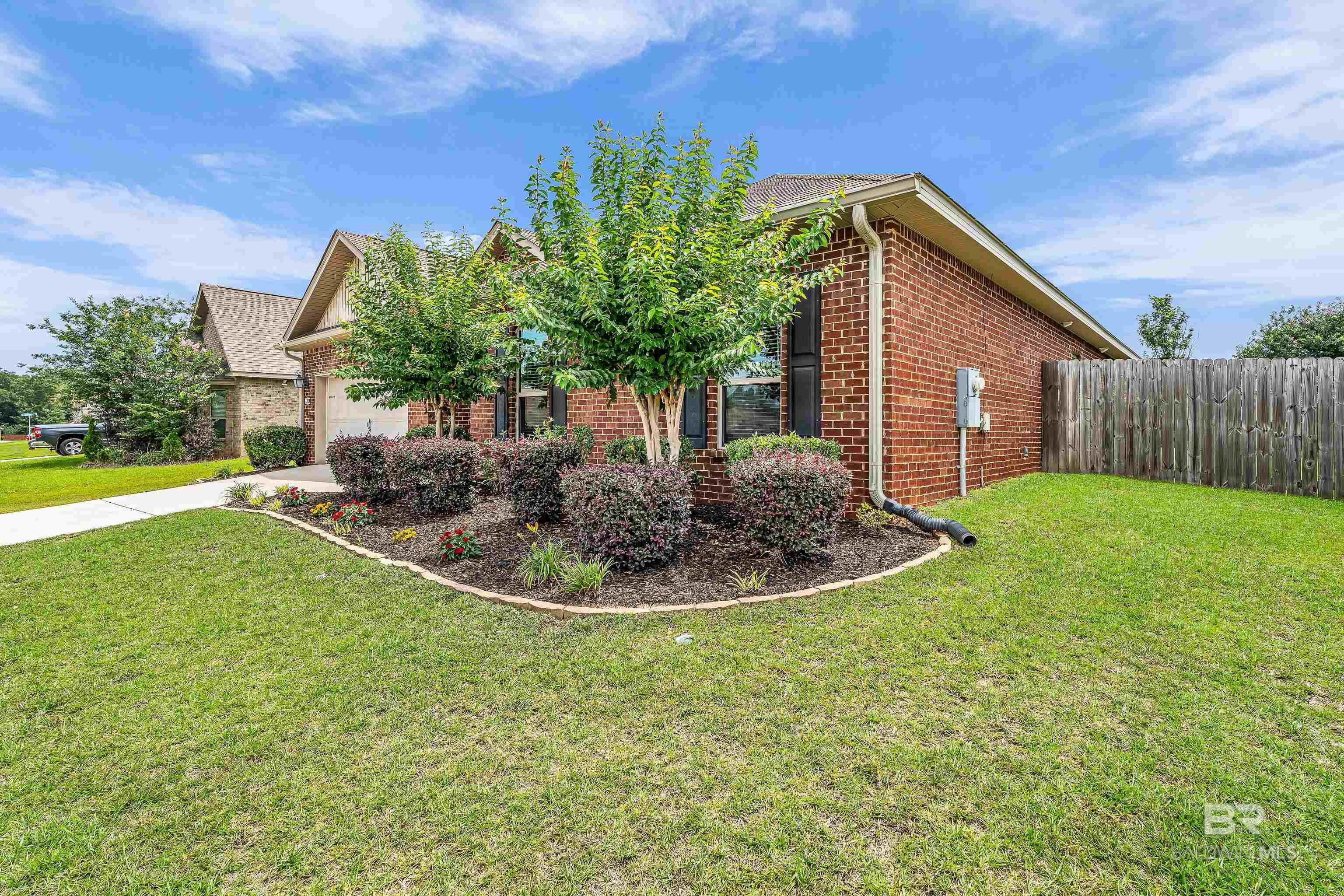 https://zimg.paragon.ice.com/ParagonImages/Property/PG/BCAR/397491/2/0/0/4d53b44b533c2fa29c847fd1a5e70903/7/9448b2ba093e096d4f62e058e69aad59/397491-f7fd703d-05a2-402a-a870-6906c642d2bb.JPG