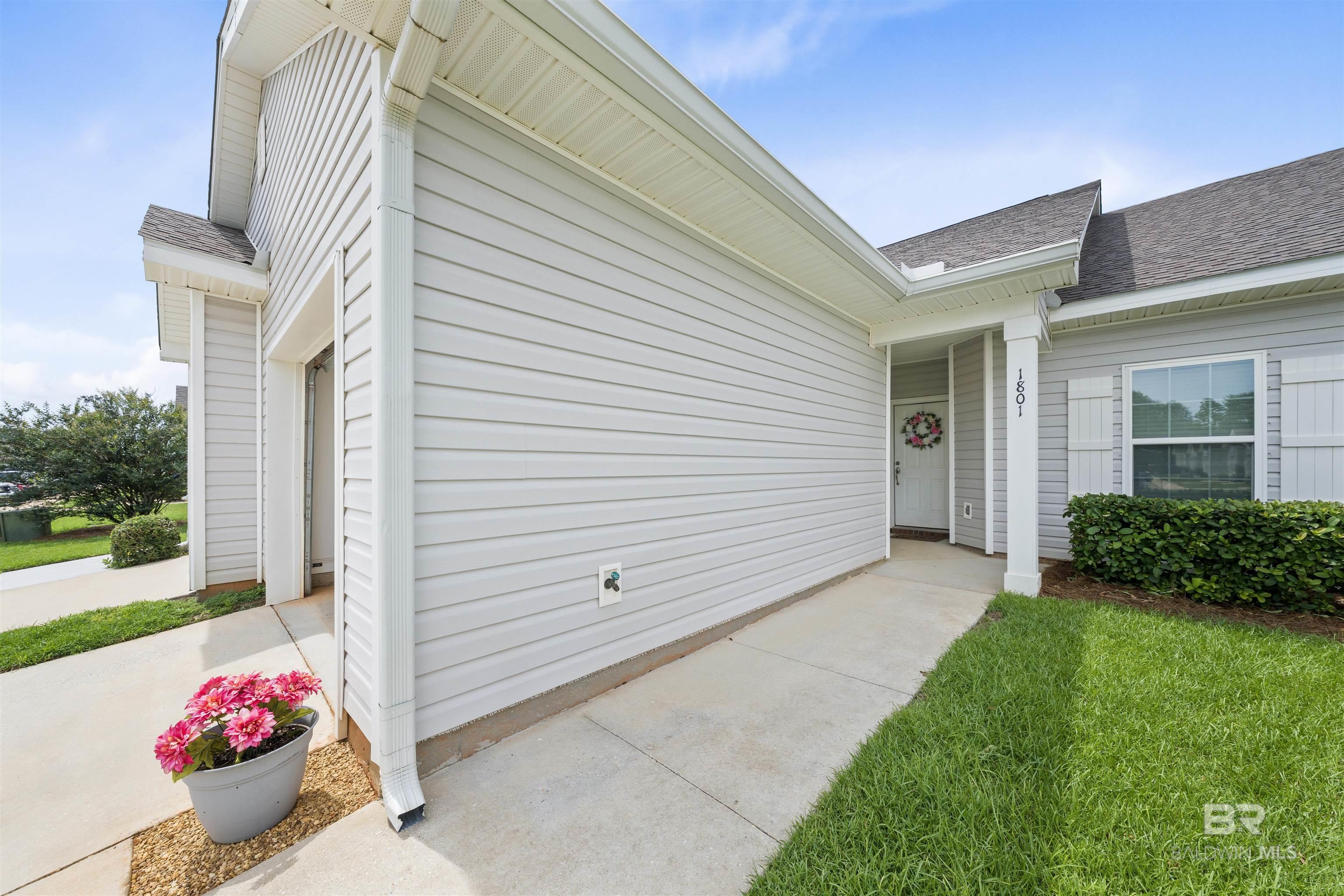 2651 S Juniper Avenue #1801