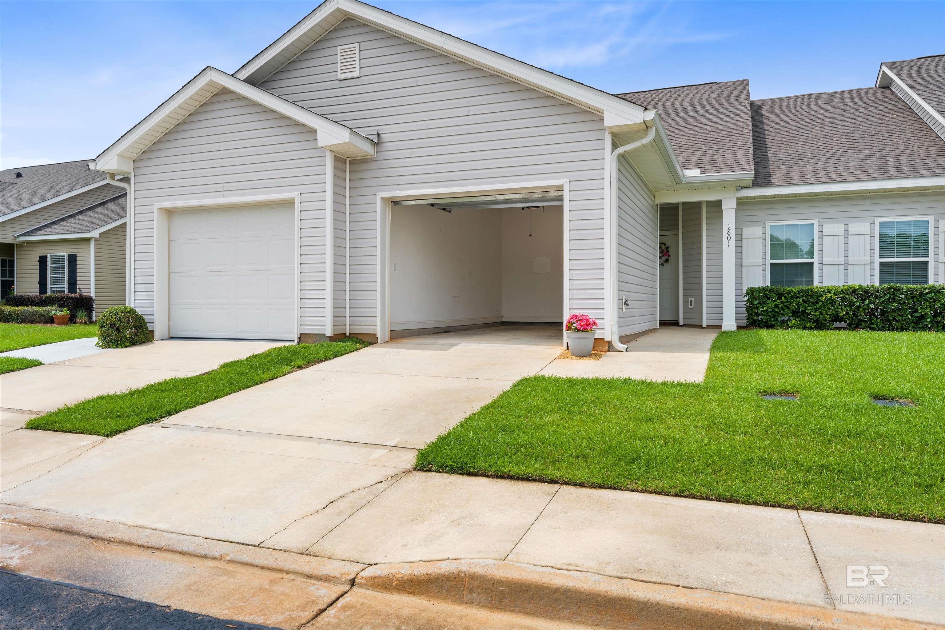 https://zimg.paragon.ice.com/ParagonImages/Property/PG/BCAR/397492/1/0/0/508f38c66489b8fd8a93afac9ba4b5ee/7/33cc5ffd4daa7776c3d3b0541376f854/397492-322f8957-3e16-46fb-974b-e51a9805c1a5.JPG