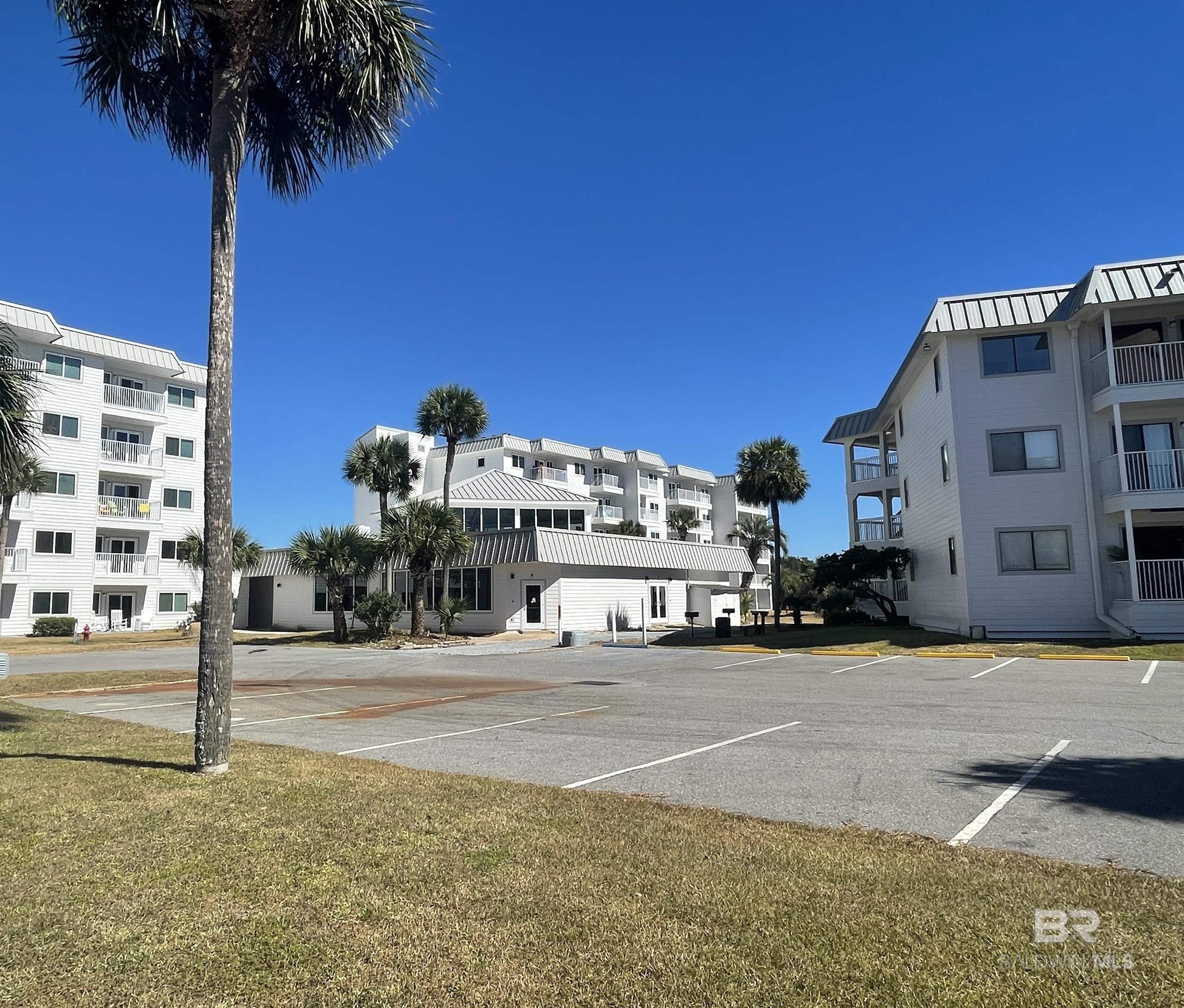 https://zimg.paragon.ice.com/ParagonImages/Property/PG/BCAR/397533/37/0/0/ca15312f0f7372b939e129e484a87415/7/1484bb9b6efeb98ba93bb34a13e9a50a/397533-3A835293-58D3-4A84-B087-6C24118F0E95.JPG