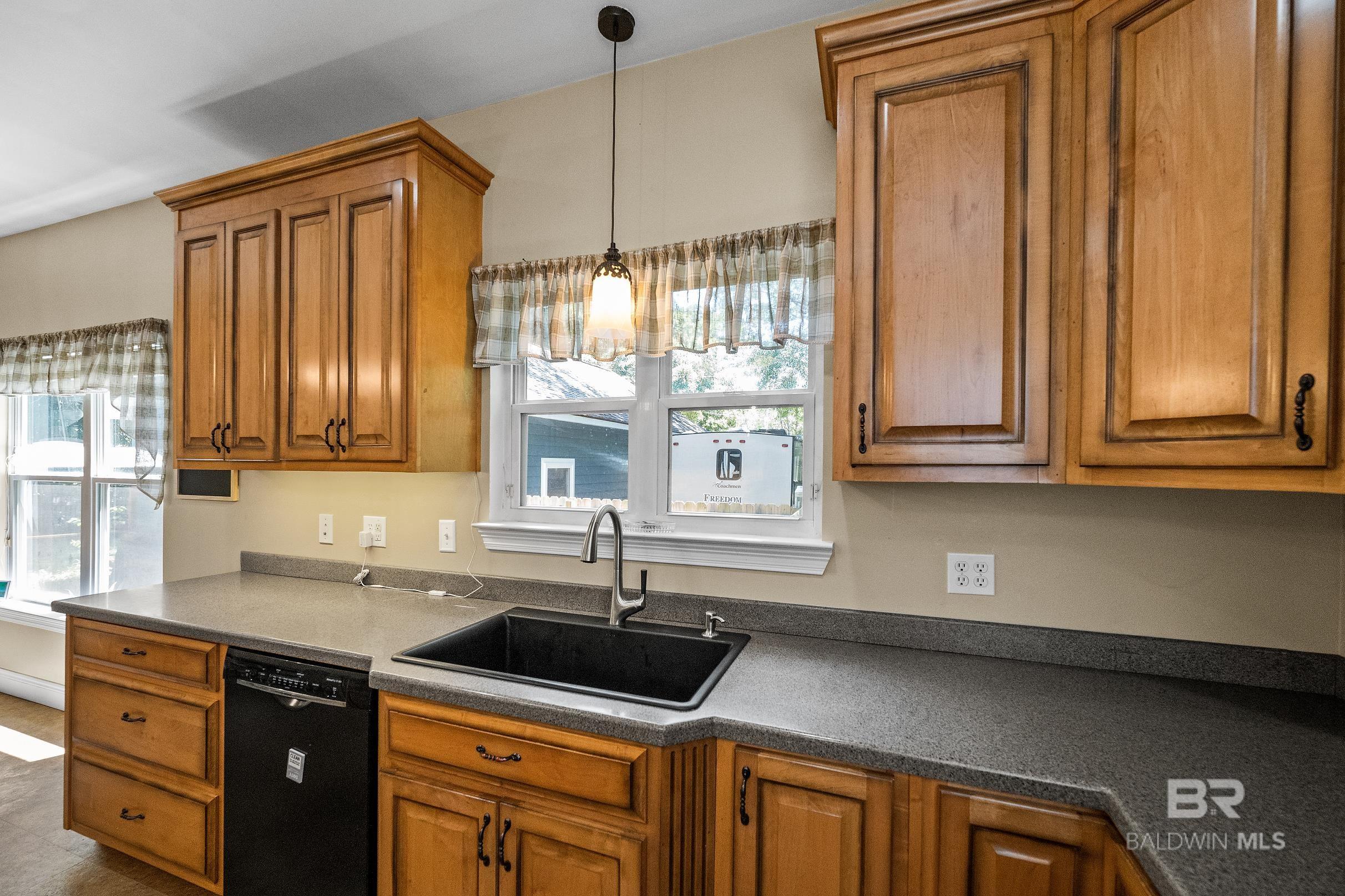 https://zimg.paragon.ice.com/ParagonImages/Property/PG/BCAR/397537/16/0/0/eb332edb6c88c82f146b84d951568813/7/6cbf15fddce696883a3237b87b8e3607/397537-10fb08df-bc0e-4643-b7c4-88a50f06ff51.JPG