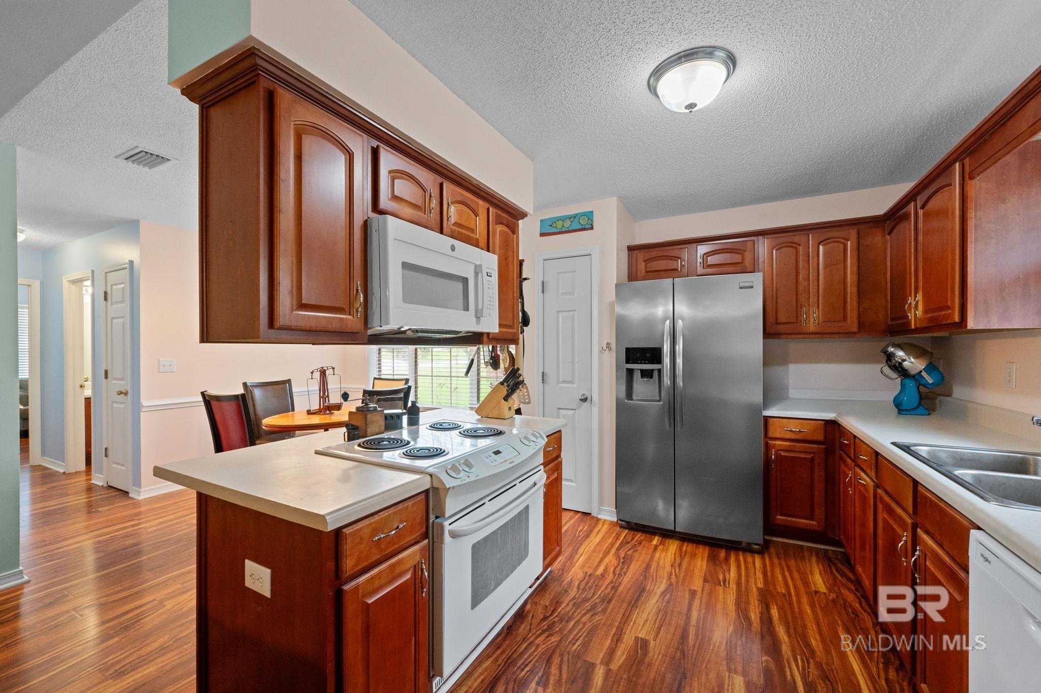 https://zimg.paragon.ice.com/ParagonImages/Property/PG/BCAR/397539/14/0/0/4eb556d42565623dbca2acc62aa73876/7/c8e7b14678bac27cb0fae7a55e9b8ae8/397539-51bebafd-6163-47f6-b729-6654197bbd5b.JPG
