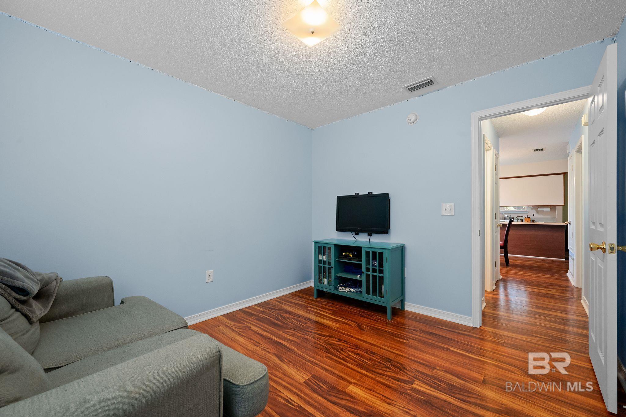 https://zimg.paragon.ice.com/ParagonImages/Property/PG/BCAR/397539/17/0/0/d5e6a91042176ace4d679751683a96ba/7/c8e7b14678bac27cb0fae7a55e9b8ae8/397539-52ce3f02-6449-4ceb-9b4a-62500d67ae3c.JPG