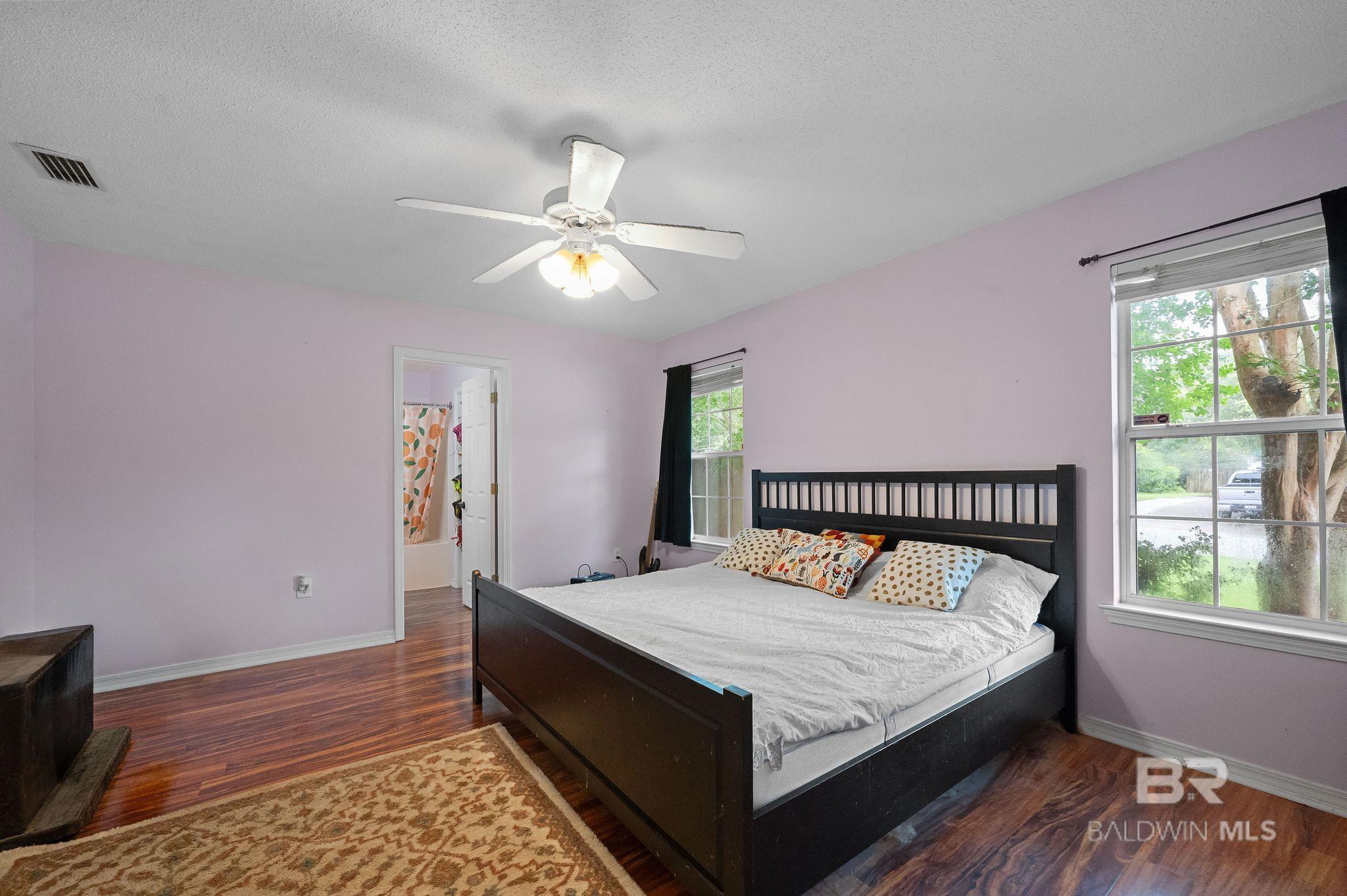 https://zimg.paragon.ice.com/ParagonImages/Property/PG/BCAR/397539/19/0/0/c6e6588245b8865746f15e5a6684bcb0/7/c8e7b14678bac27cb0fae7a55e9b8ae8/397539-704303d4-3889-43da-af43-5047a6836a04.JPG