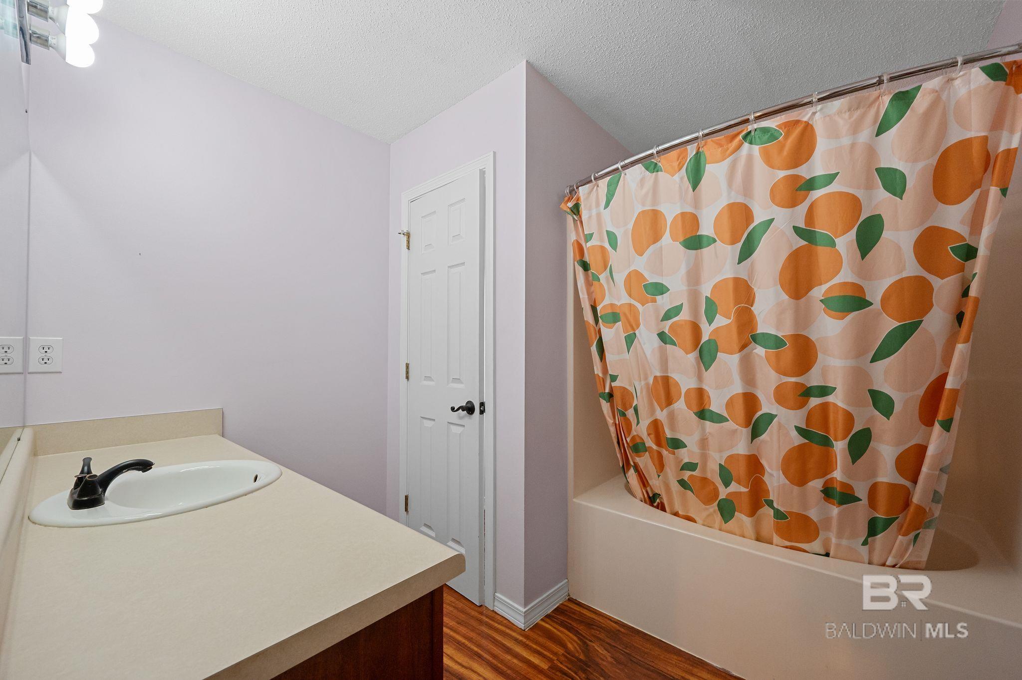 https://zimg.paragon.ice.com/ParagonImages/Property/PG/BCAR/397539/22/0/0/70766286e8a19956bd6d2f37ac921f1e/7/c8e7b14678bac27cb0fae7a55e9b8ae8/397539-146d0fa6-0396-4e9c-a975-a32b29f4e85e.JPG