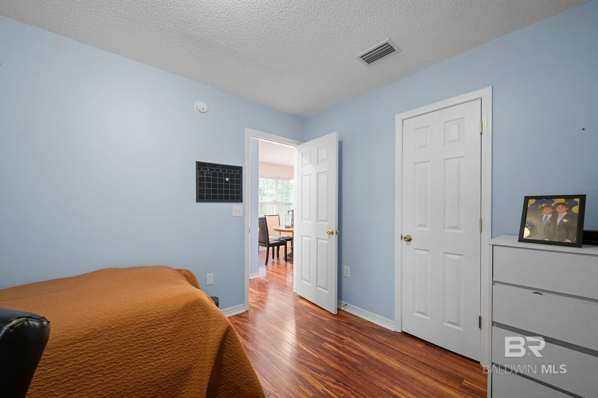 https://zimg.paragon.ice.com/ParagonImages/Property/PG/BCAR/397539/25/0/0/1ad34a5c3bafc06af1de664151bad345/7/c8e7b14678bac27cb0fae7a55e9b8ae8/397539-427c7e64-16be-47cb-92a2-03bc2489e9c4.JPG