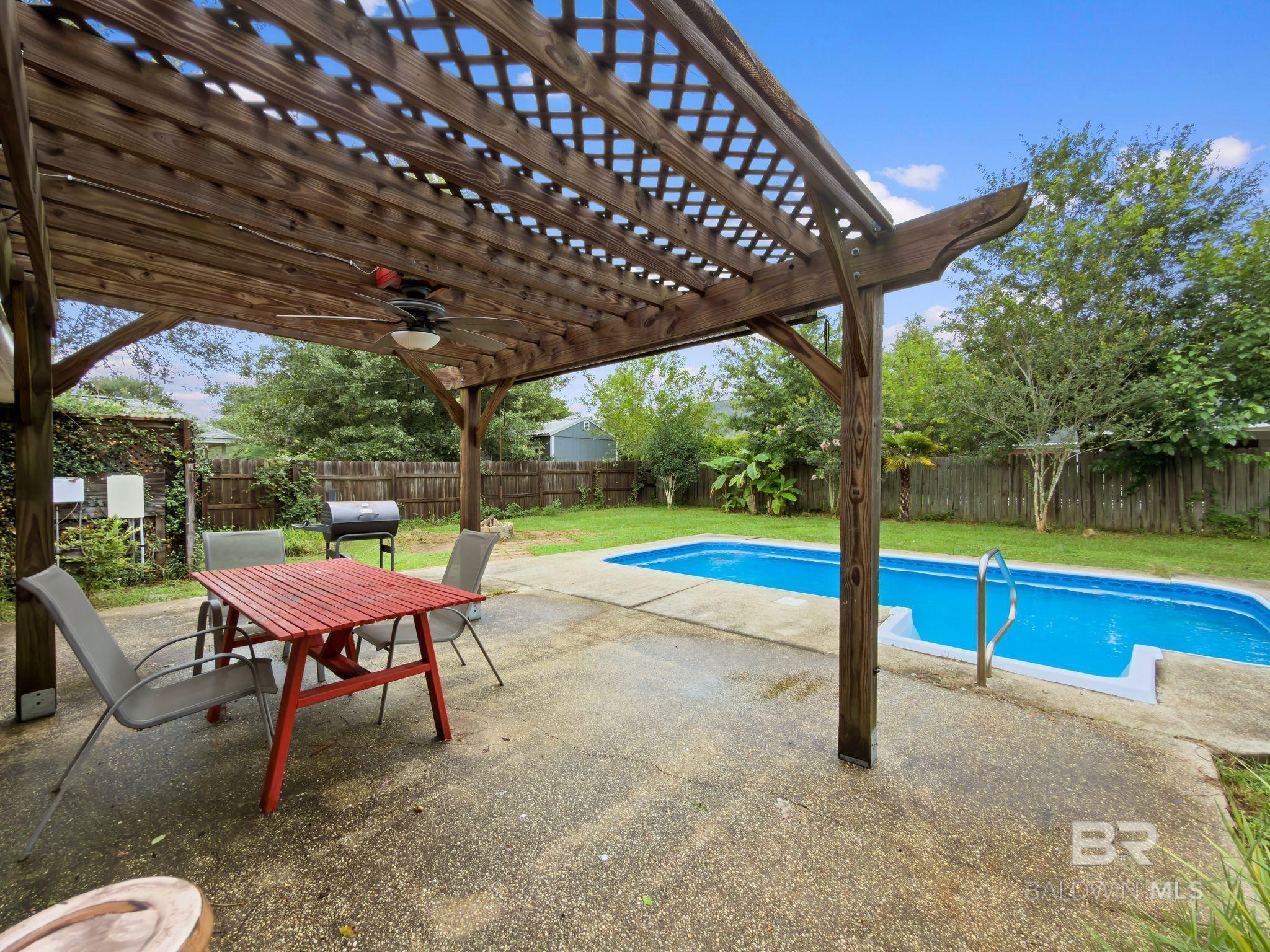 https://zimg.paragon.ice.com/ParagonImages/Property/PG/BCAR/397539/28/0/0/94260ca540020f04265d58f7ec6d7da1/7/c8e7b14678bac27cb0fae7a55e9b8ae8/397539-5f596610-acba-444c-8936-09de627b4928.JPG