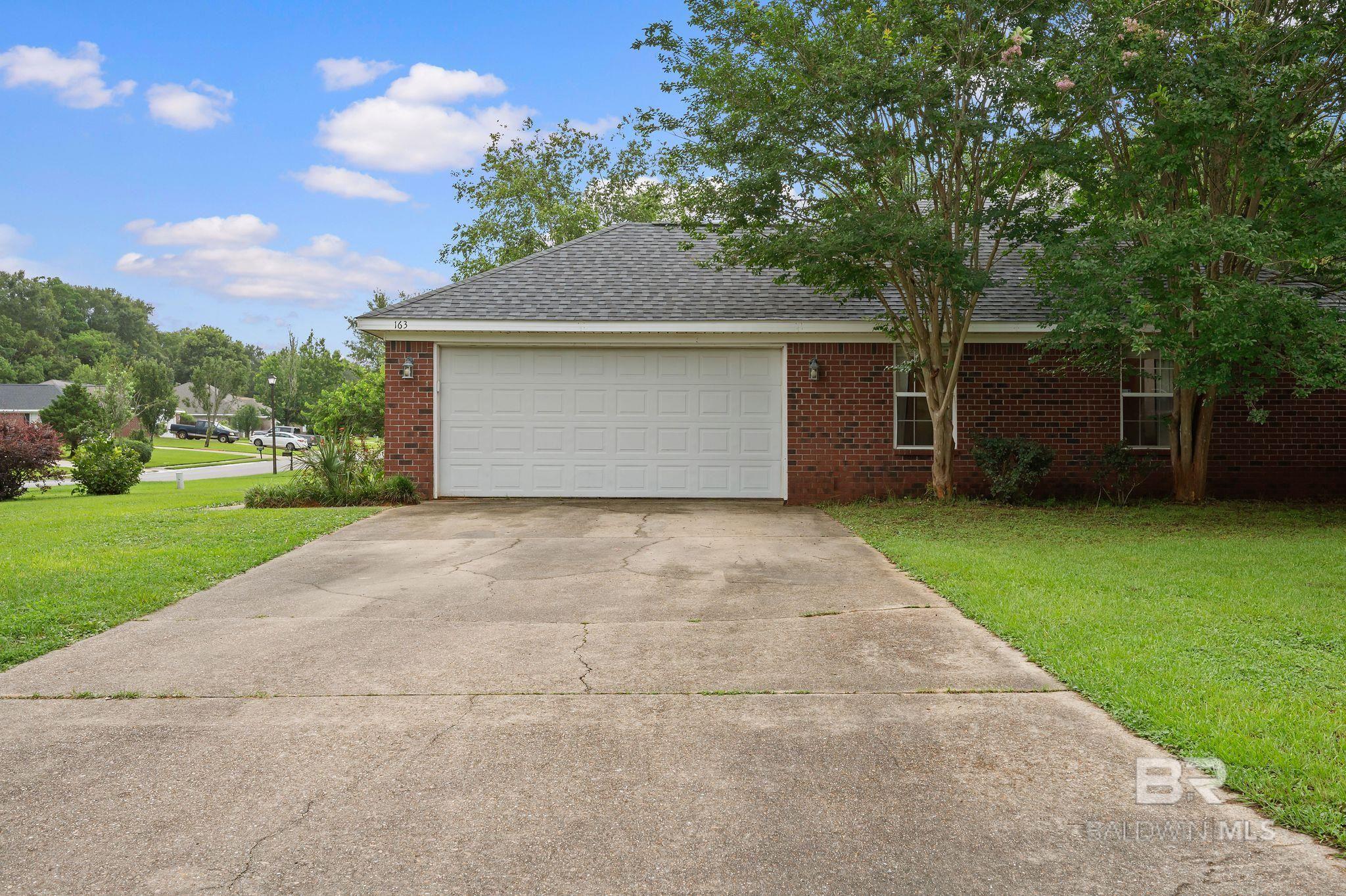 https://zimg.paragon.ice.com/ParagonImages/Property/PG/BCAR/397539/4/0/0/18286b6fc4f7f57c8d28fb344355c876/7/c8e7b14678bac27cb0fae7a55e9b8ae8/397539-34293f0e-34c6-4b05-b5ab-04498c04d1db.JPG