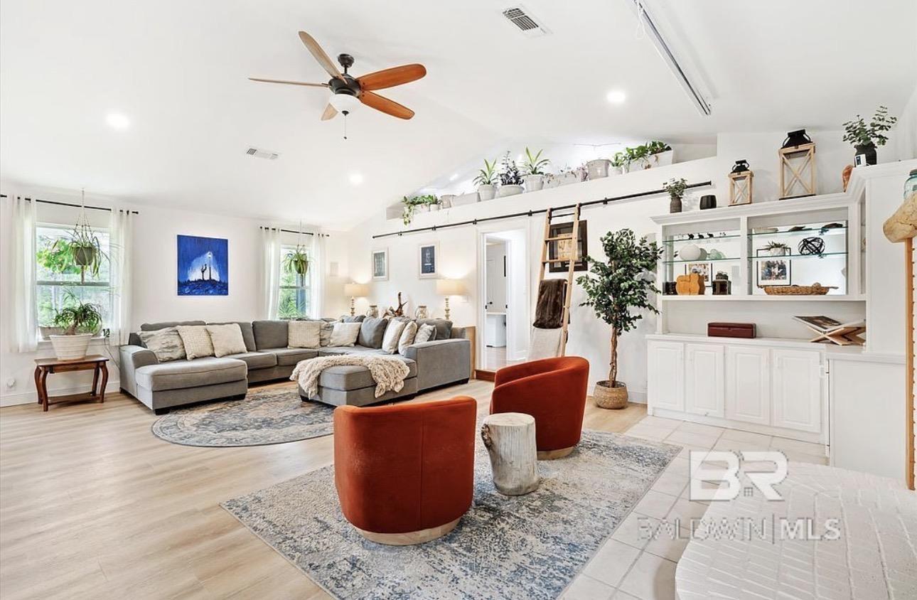https://zimg.paragon.ice.com/ParagonImages/Property/PG/BCAR/397543/3/0/0/0a42b2d5bb954750ecbcceb1eeeb00c3/7/f897749965be067002960178263688a9/397543-9eff0ec1-d02f-4484-a406-2bb8d1042d3f.JPG