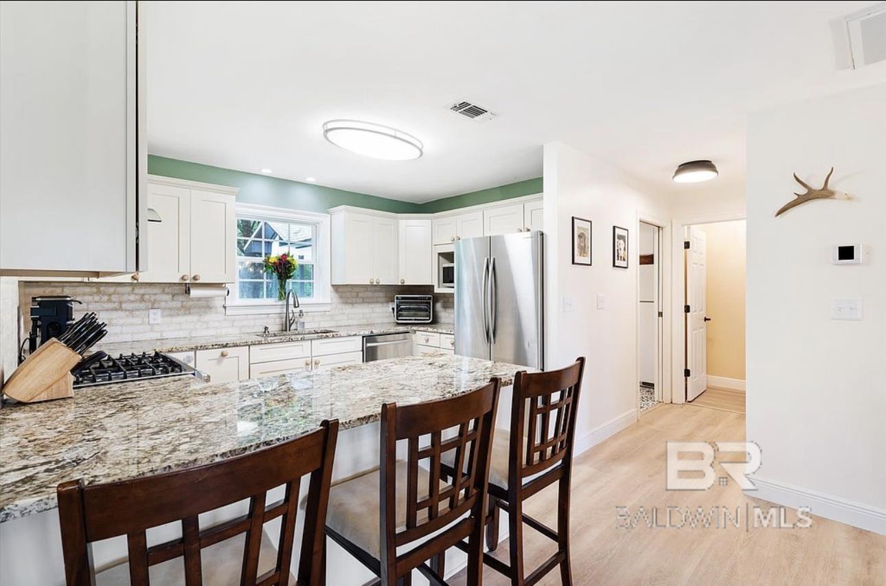 https://zimg.paragon.ice.com/ParagonImages/Property/PG/BCAR/397543/4/0/0/146fcd22fbeb0257790945b7b5b7b7e3/7/f897749965be067002960178263688a9/397543-c99e6795-2c2d-42ba-b25a-7e9cf0162484.JPG
