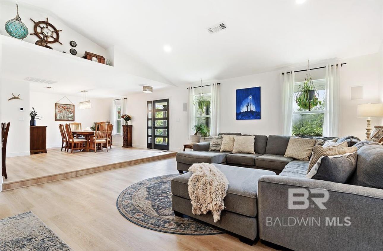 https://zimg.paragon.ice.com/ParagonImages/Property/PG/BCAR/397543/6/0/0/c160863db7c1aea1392a5d40b14624a8/7/f897749965be067002960178263688a9/397543-022dd5c9-c13f-45bd-ab2e-3c0f43dfc971.JPG