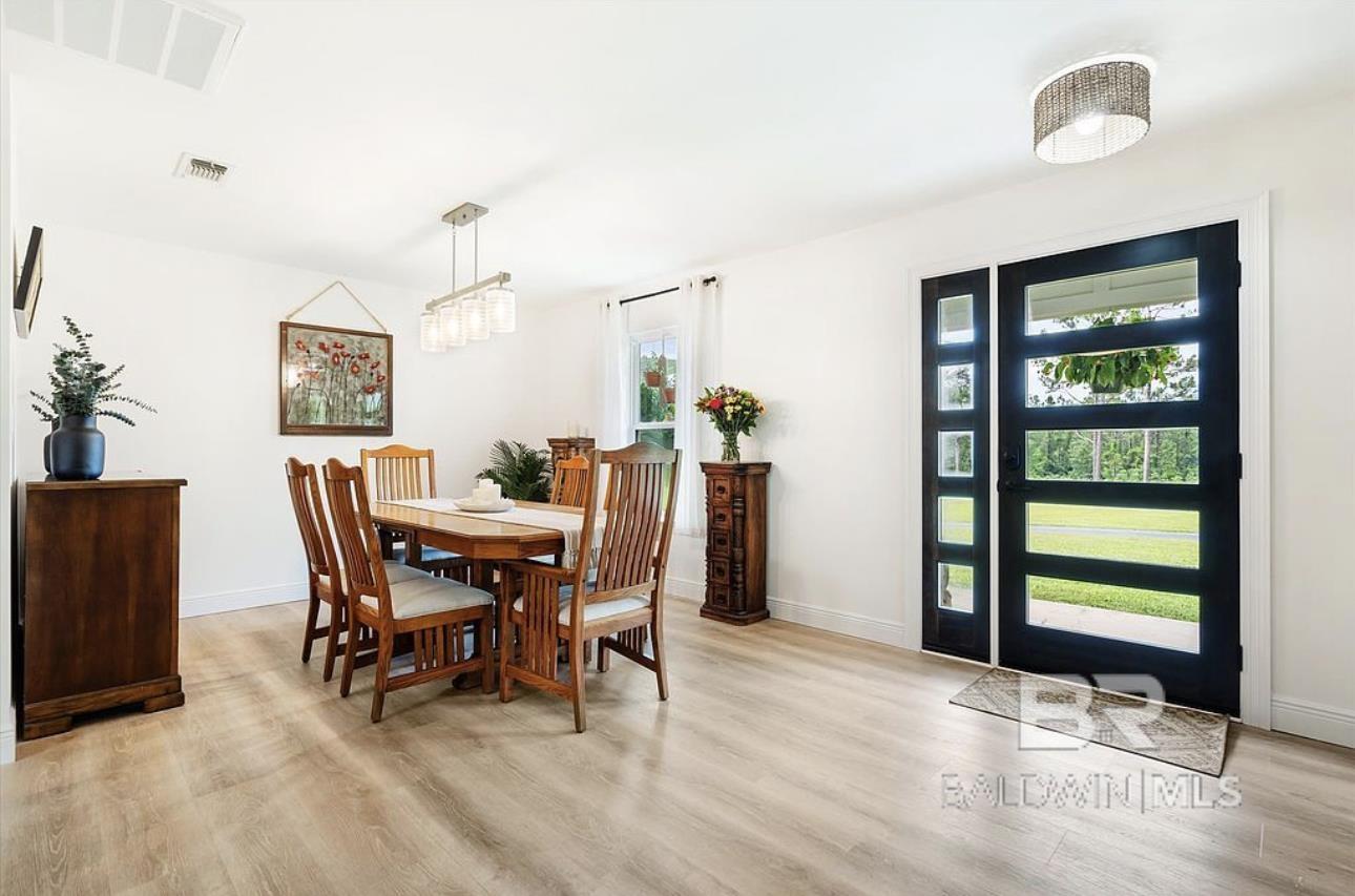 https://zimg.paragon.ice.com/ParagonImages/Property/PG/BCAR/397543/7/0/0/fe3a3f26095afabd76e2535424c37de5/7/f897749965be067002960178263688a9/397543-f528bf22-5fbe-4cf3-9c72-24810770a416.JPG