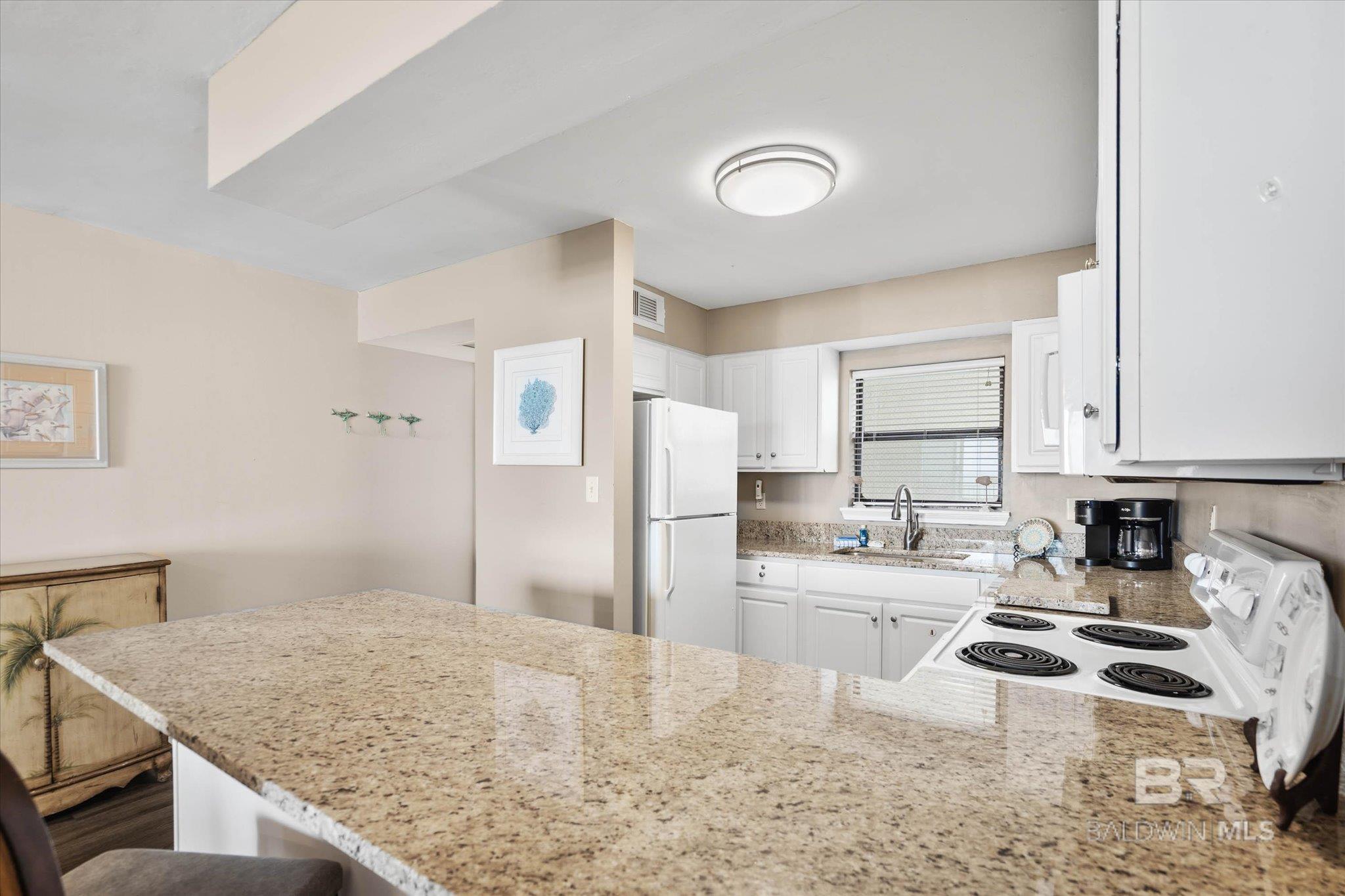 https://zimg.paragon.ice.com/ParagonImages/Property/PG/BCAR/397551/3/0/0/5e6bb72c4eca0a469ac1366684e4e1ac/7/68829f13a30459b3154da1dc96a4423a/397551-90c886ce-597a-4014-a3a3-8ae4177a6450.JPG