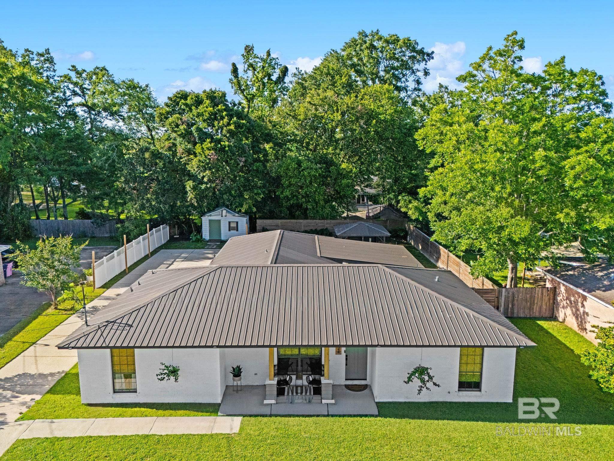 https://zimg.paragon.ice.com/ParagonImages/Property/PG/BCAR/397552/1/0/0/7bd63f348e370de596884802f1b3ce5e/7/12023cc5ca67835faf5ef7963490b602/397552-bea27a02-c86b-41fd-bd1b-6565e014ec0e.JPG