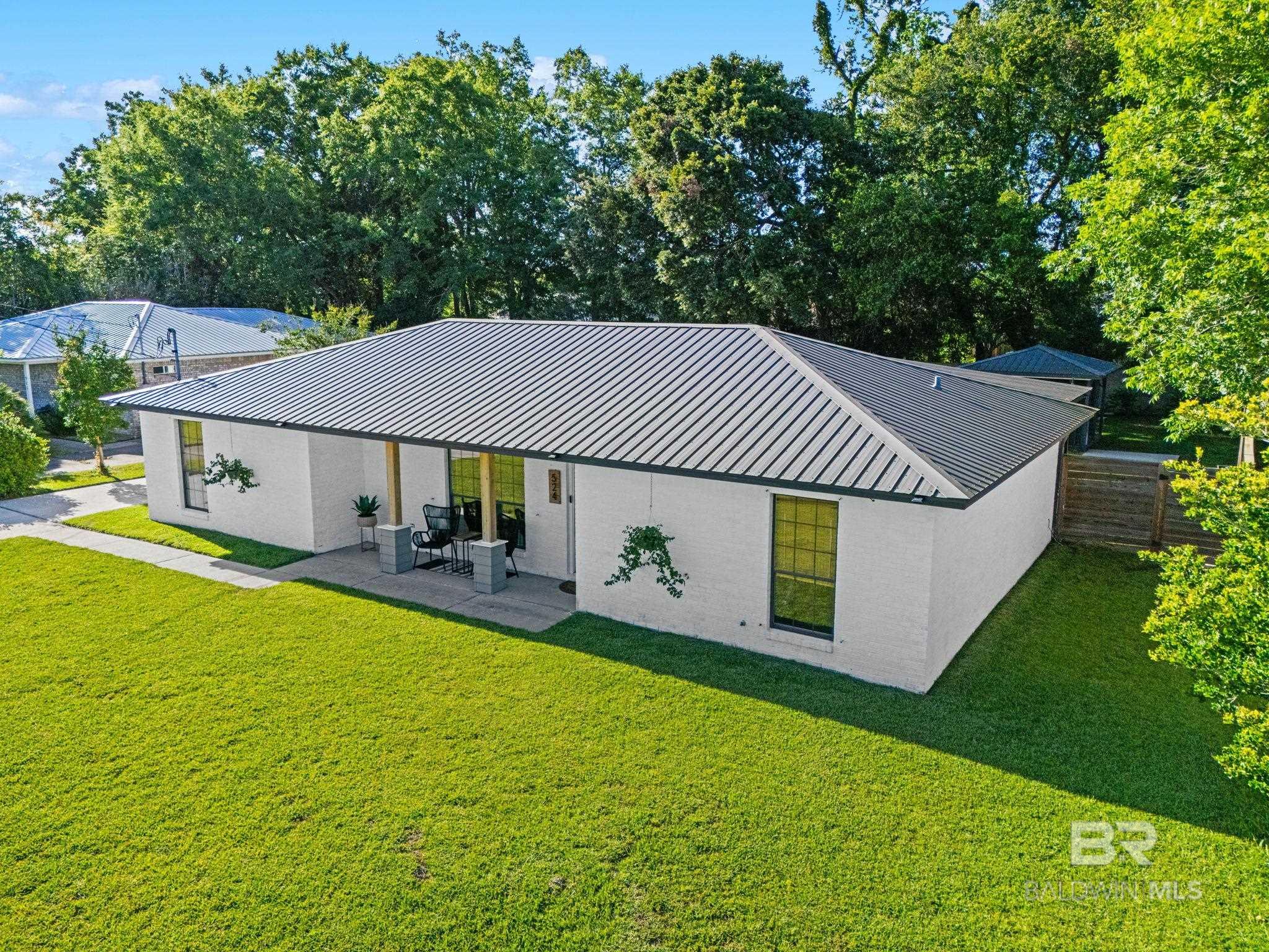 https://zimg.paragon.ice.com/ParagonImages/Property/PG/BCAR/397552/36/0/0/a1bb56dcabb3c47fbd57bb72d0ffcd85/7/12023cc5ca67835faf5ef7963490b602/397552-a03c5484-9d00-4275-91b9-90d290186278.JPG