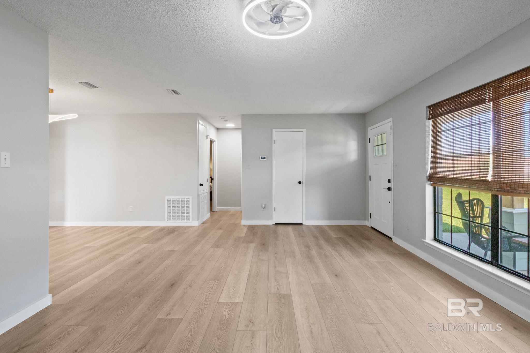 https://zimg.paragon.ice.com/ParagonImages/Property/PG/BCAR/397552/6/0/0/1059d275db10807b958af09d5db93c67/7/12023cc5ca67835faf5ef7963490b602/397552-59fab5d9-f478-4bd2-a8f2-c43423d5f924.JPG