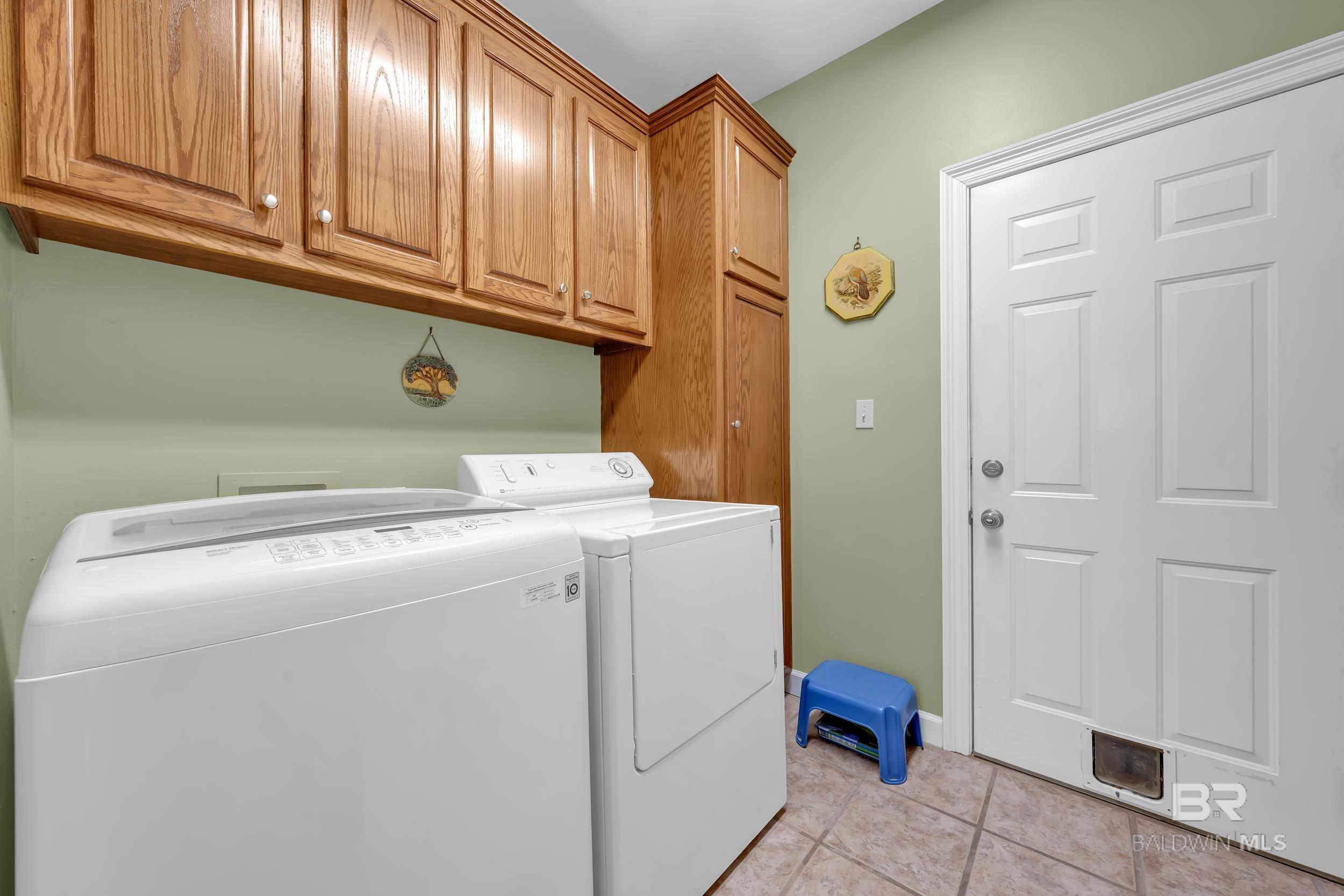 https://zimg.paragon.ice.com/ParagonImages/Property/PG/BCAR/397562/45/0/0/9cba7041e36a900ca38e63c38a541ec7/7/7167bb4d0e1a98eb56fedc97635caf25/397562-15c246bb-cc4c-4fa3-b7cb-49877e9d699f.JPG