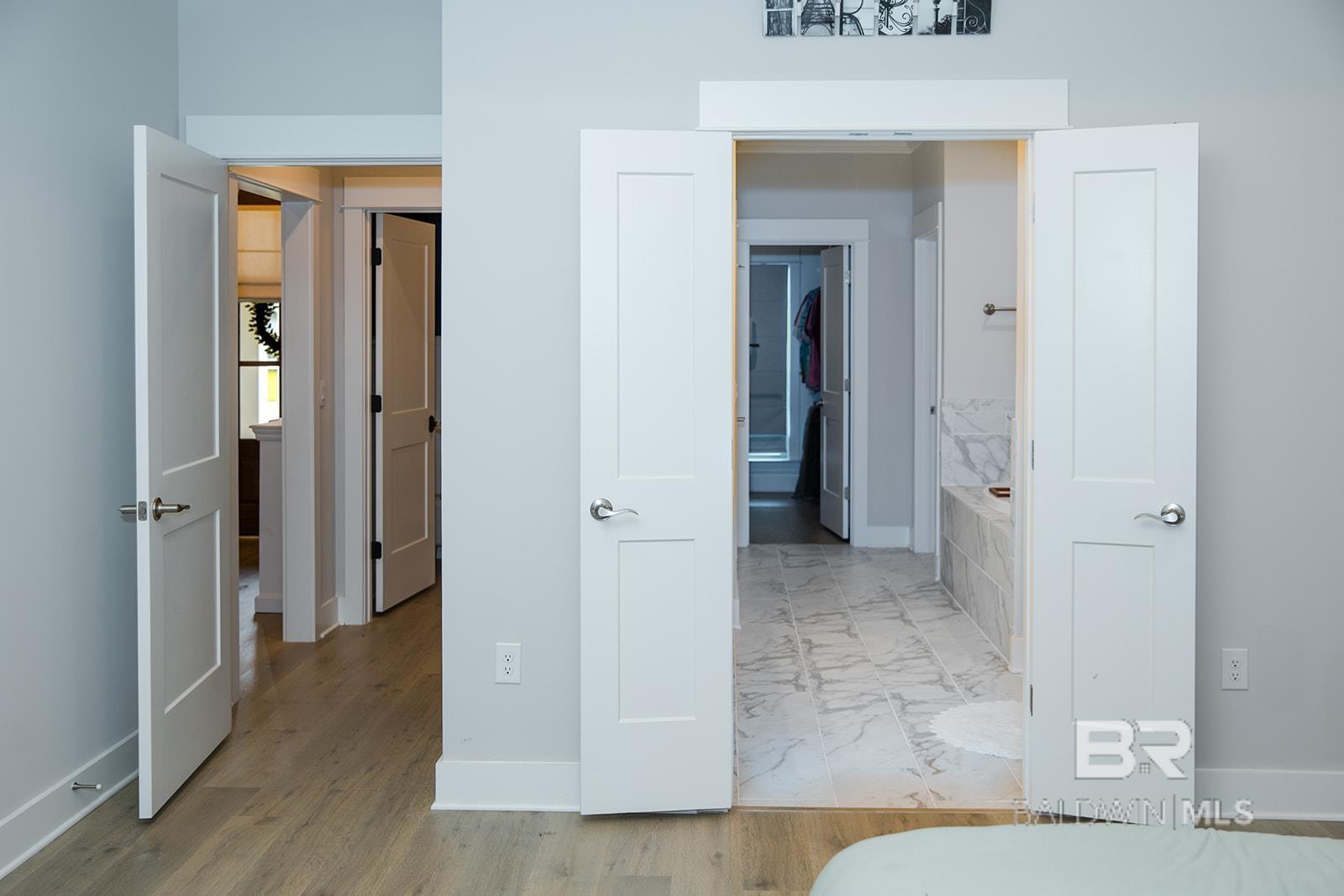 https://zimg.paragon.ice.com/ParagonImages/Property/PG/BCAR/397571/27/0/0/513f98814e6ed722d6afca0a26944387/7/812cbe01f7dc6106b61e2bdb2ddbfbfd/397571-97ab0b41-1573-40fc-8fad-9e847a66e948.JPG