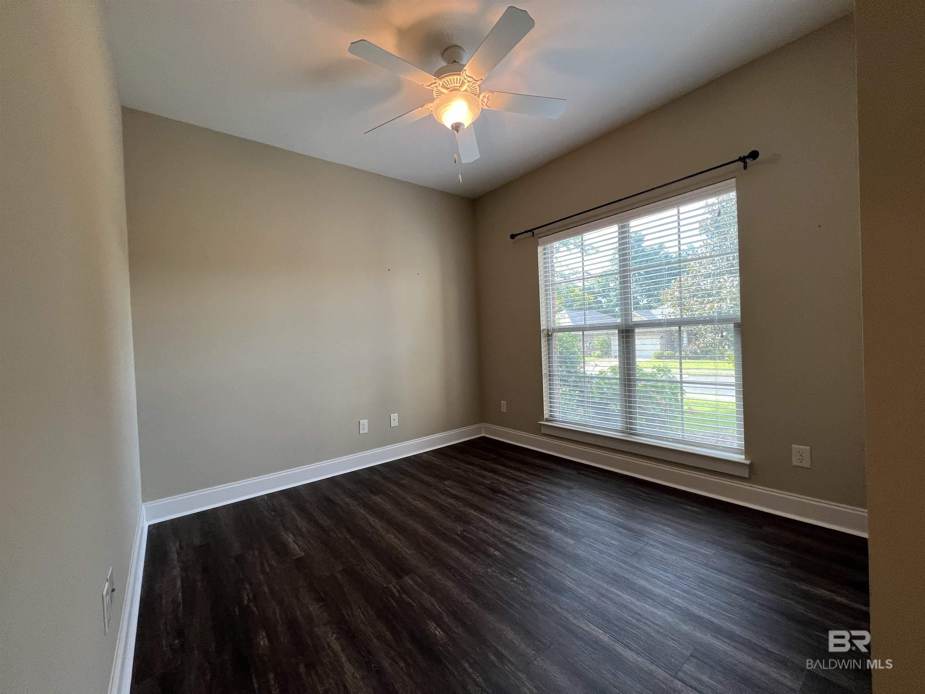 https://zimg.paragon.ice.com/ParagonImages/Property/PG/BCAR/397607/6/0/0/a8fbe5f601169dd8eb713404b9d40910/7/f63b3c2d18d8fd65378aa2cb4c3a33d7/397607-1b6ee4ee-30c3-4bb8-9b23-c20f96a17522.JPG