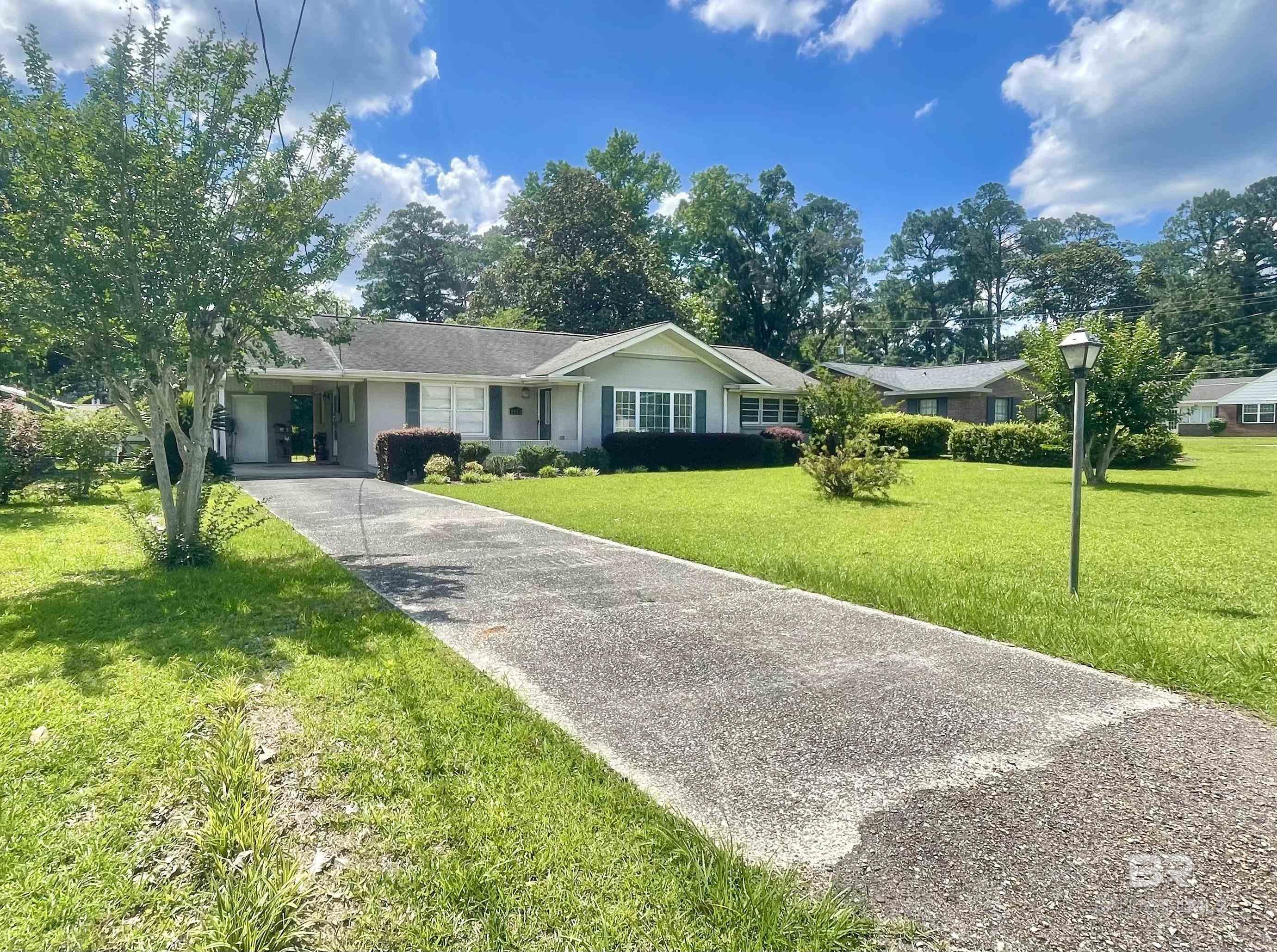 https://zimg.paragon.ice.com/ParagonImages/Property/PG/BCAR/397608/3/0/0/120617351740c1192e527f835c7ff7f5/7/56a28dc33eb4c4a80e817aa770944716/397608-f8b4319b-9329-49f2-ad95-f8628e919d5b.JPG
