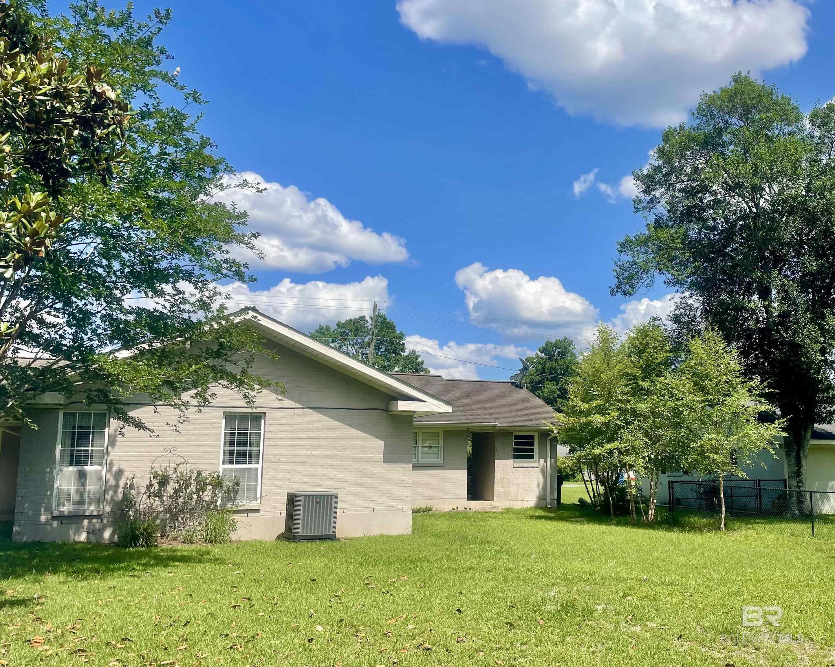https://zimg.paragon.ice.com/ParagonImages/Property/PG/BCAR/397608/46/0/0/7f290cc5067ea0b8f20498c67ff36cf9/7/56a28dc33eb4c4a80e817aa770944716/397608-2924ac25-5b43-428b-98c3-69a18daeaa6d.JPG
