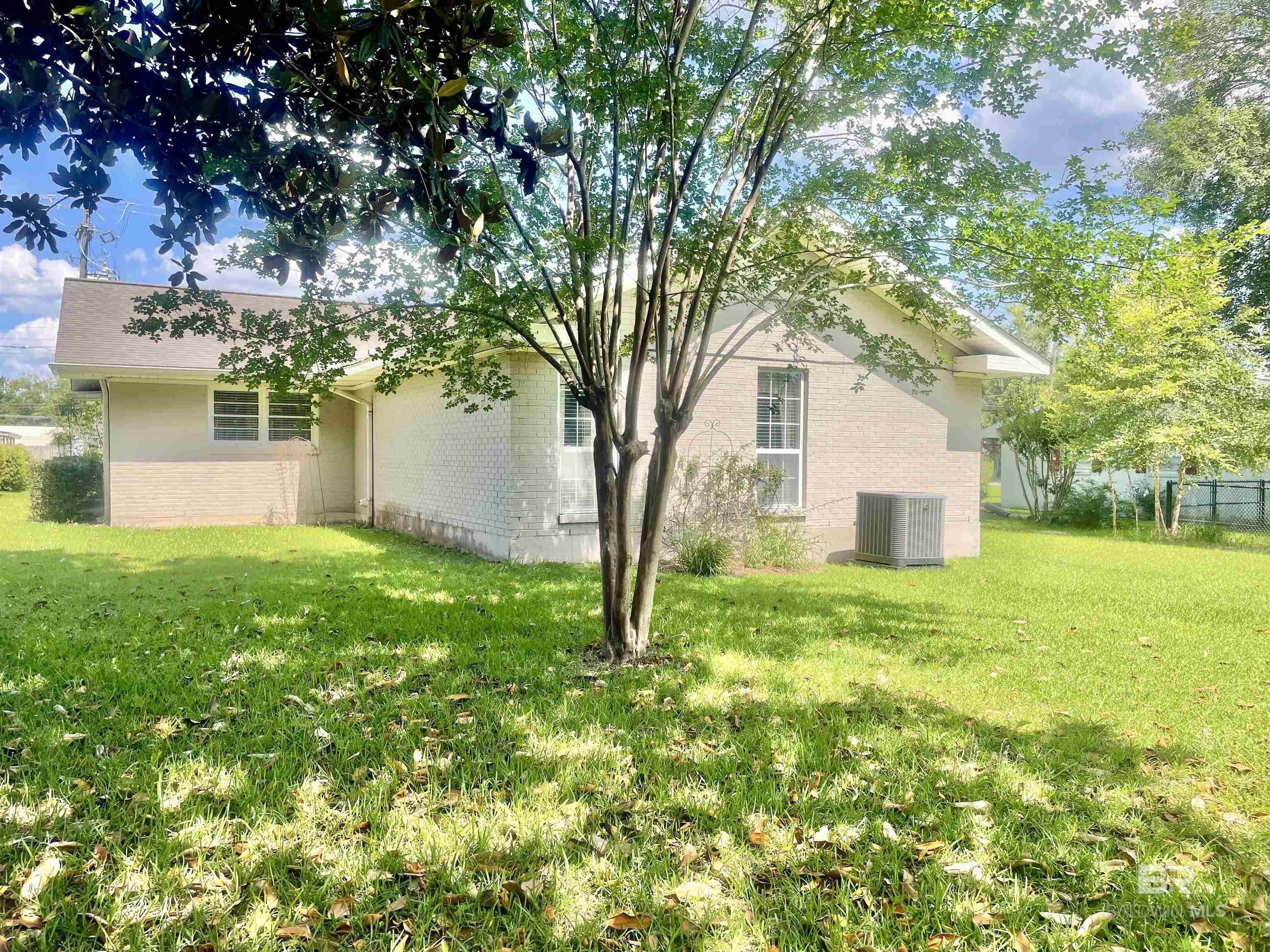 https://zimg.paragon.ice.com/ParagonImages/Property/PG/BCAR/397608/47/0/0/d30dab31984afbb84377f5fccea7f944/7/56a28dc33eb4c4a80e817aa770944716/397608-d0d6e5d6-5eb0-4d6c-8c87-f128585c029c.JPG