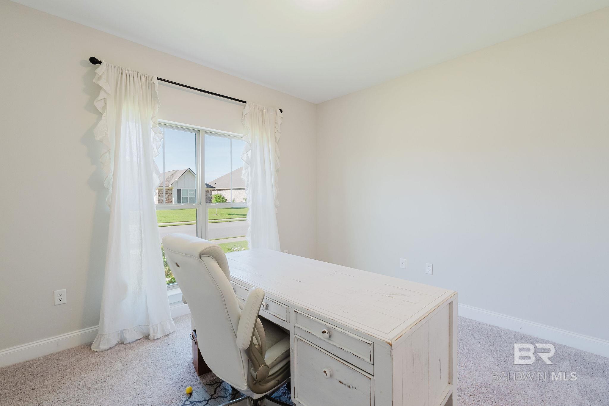 https://zimg.paragon.ice.com/ParagonImages/Property/PG/BCAR/397612/10/0/0/91202d2742bb6b6b2eeb771211343fa4/7/28e9b77979ac23958671046d8d125e96/397612-4953aecd-a334-4521-9a7c-5fb8cf921cda.JPG