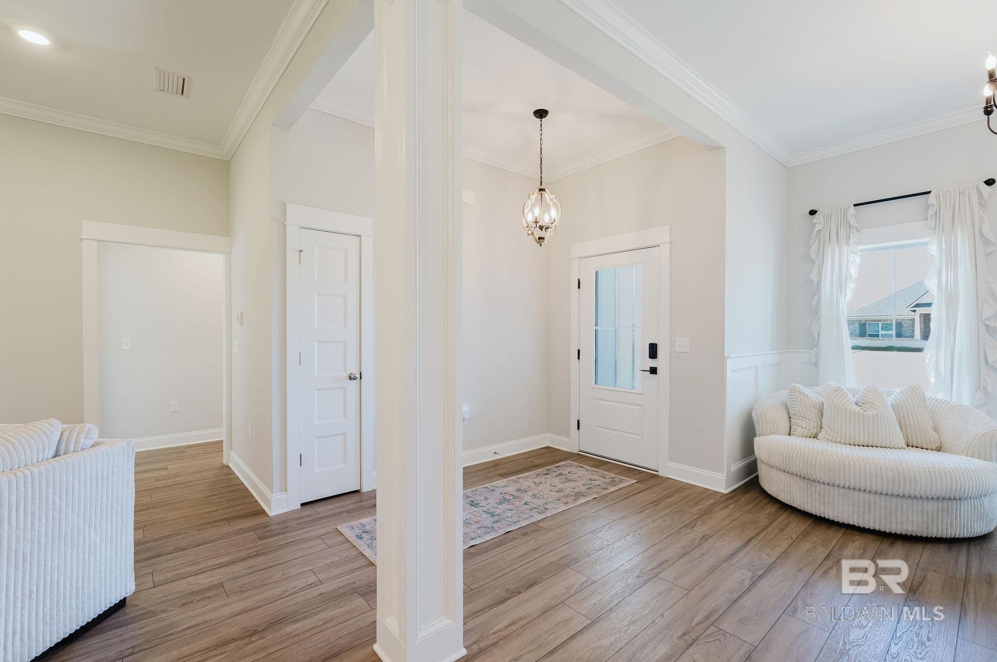 https://zimg.paragon.ice.com/ParagonImages/Property/PG/BCAR/397612/27/0/0/74e6d3bd2f906240a0451ad720c8176a/7/28e9b77979ac23958671046d8d125e96/397612-4b3e3cd9-758a-4e0d-bdb0-103d70f173a1.JPG
