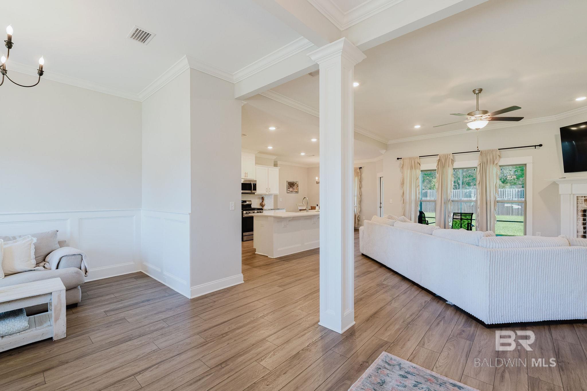 https://zimg.paragon.ice.com/ParagonImages/Property/PG/BCAR/397612/28/0/0/9dc759fa9a7b9678f0f2dc322a0777af/7/28e9b77979ac23958671046d8d125e96/397612-89b51d2e-788b-45e9-844f-26d7d1acd494.JPG