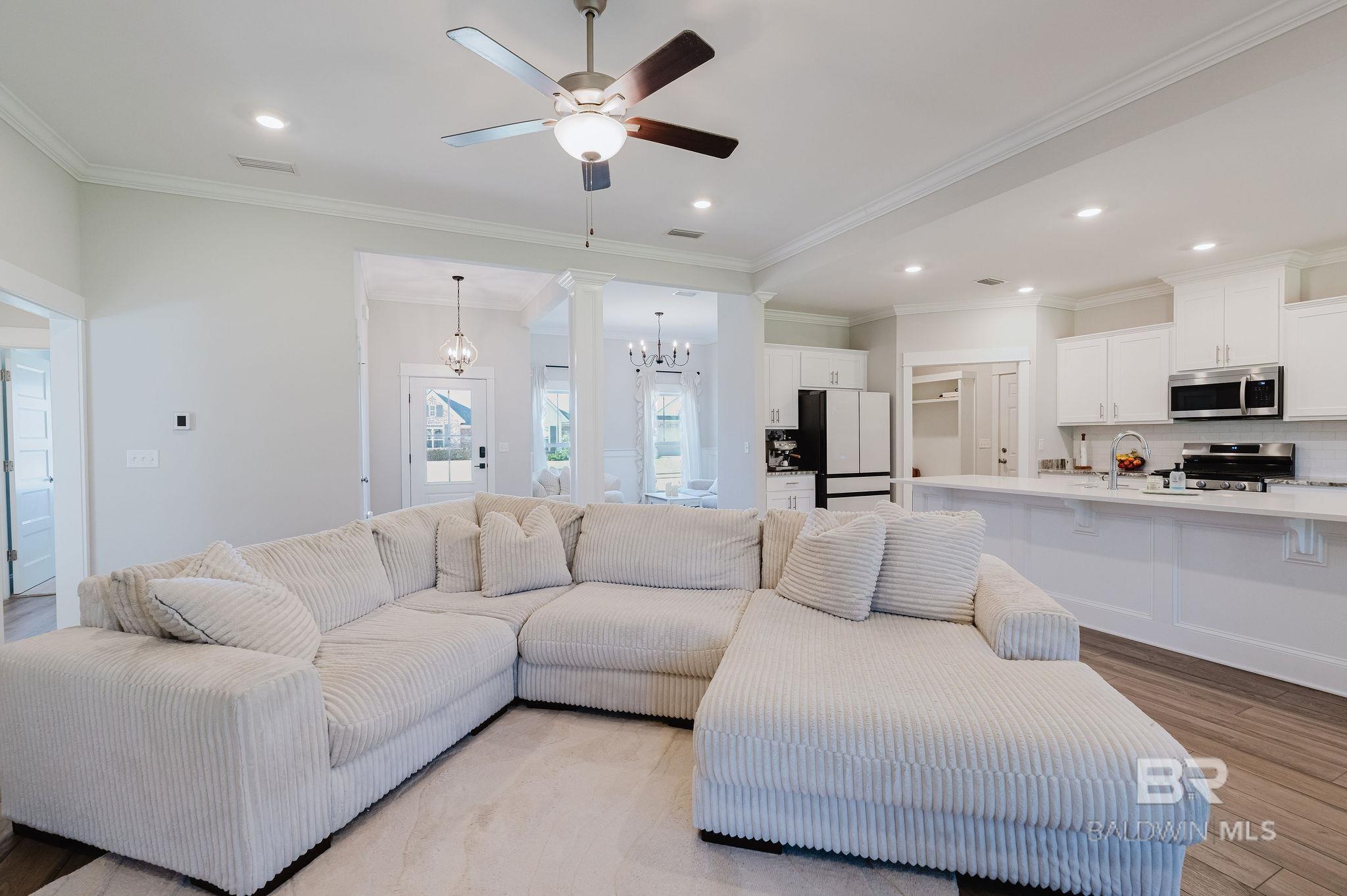 https://zimg.paragon.ice.com/ParagonImages/Property/PG/BCAR/397612/31/0/0/1085af04d36d58691159d752221b877c/7/28e9b77979ac23958671046d8d125e96/397612-bcb11652-4228-45b9-b35b-3cfe3c19e722.JPG