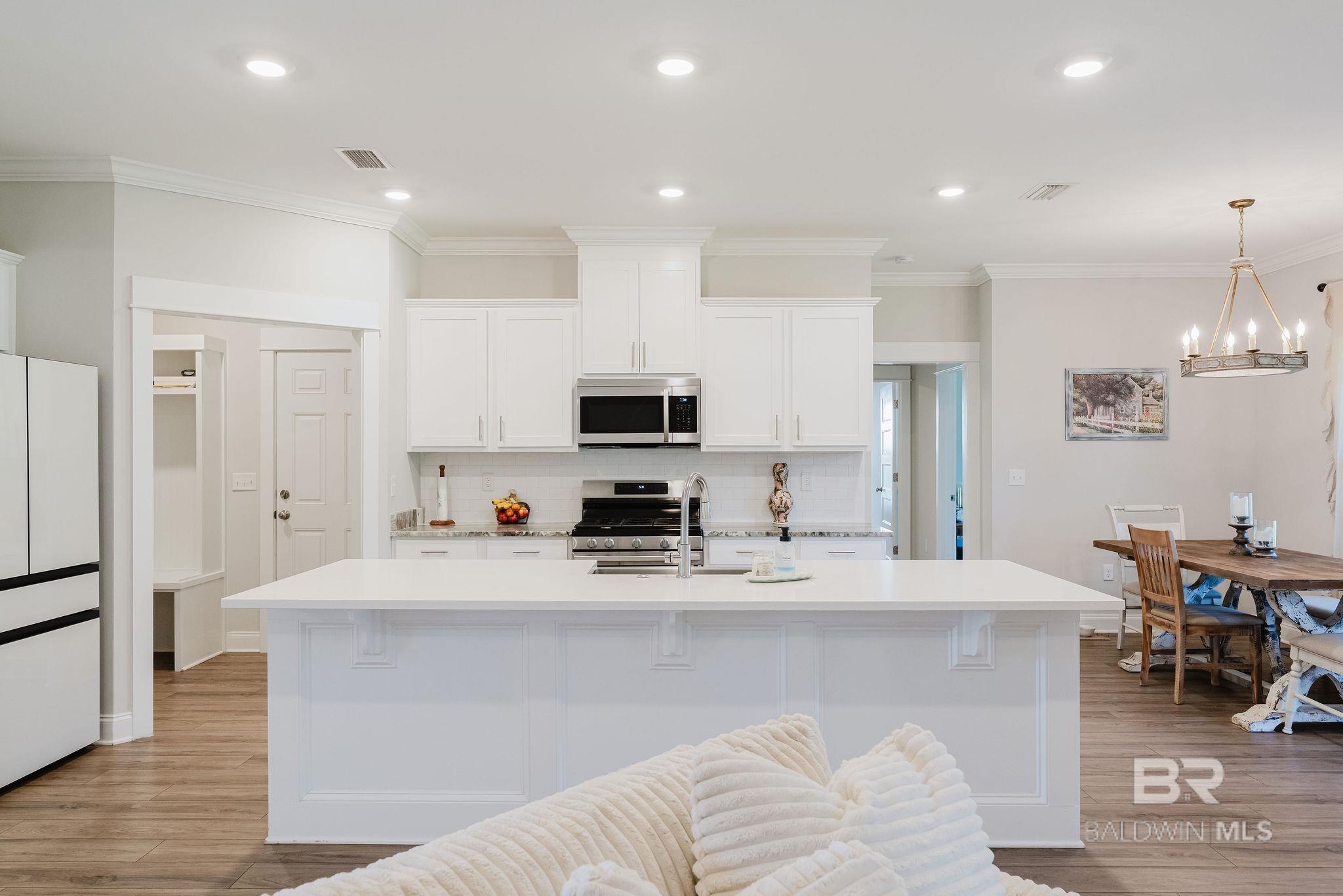 https://zimg.paragon.ice.com/ParagonImages/Property/PG/BCAR/397612/34/0/0/caf551e78d37947520219de7d64b894f/7/28e9b77979ac23958671046d8d125e96/397612-c4330751-a28c-4e81-b094-9ed4f38db320.JPG