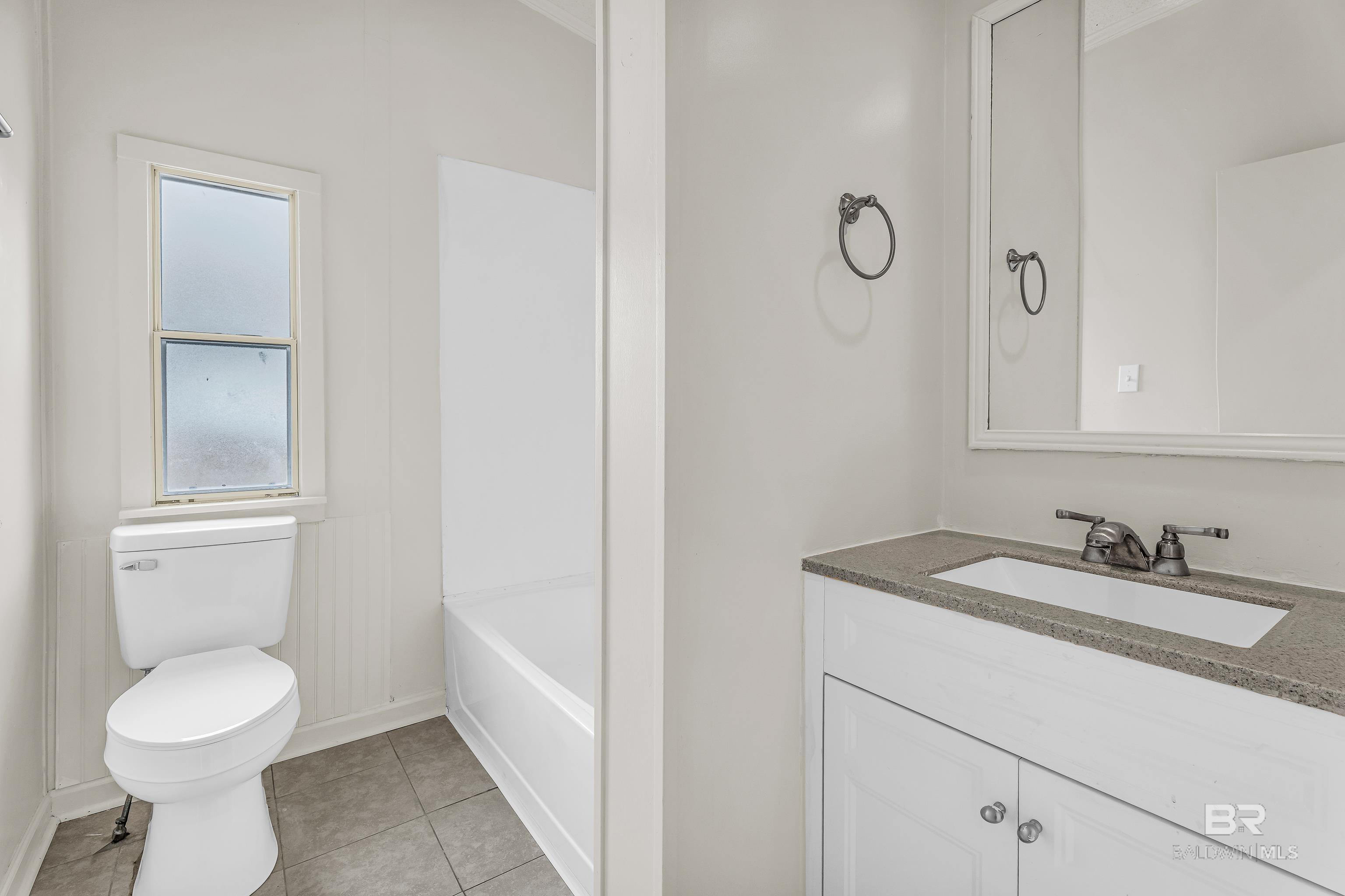 https://zimg.paragon.ice.com/ParagonImages/Property/PG/BCAR/397613/22/0/0/29a51c76e1ef96d404d91f583173f435/7/1458021d2930f1b181d4d08cc2af2af6/397613-BA670F4F-E2DE-4D5F-B75C-BE621FF2607C.JPG