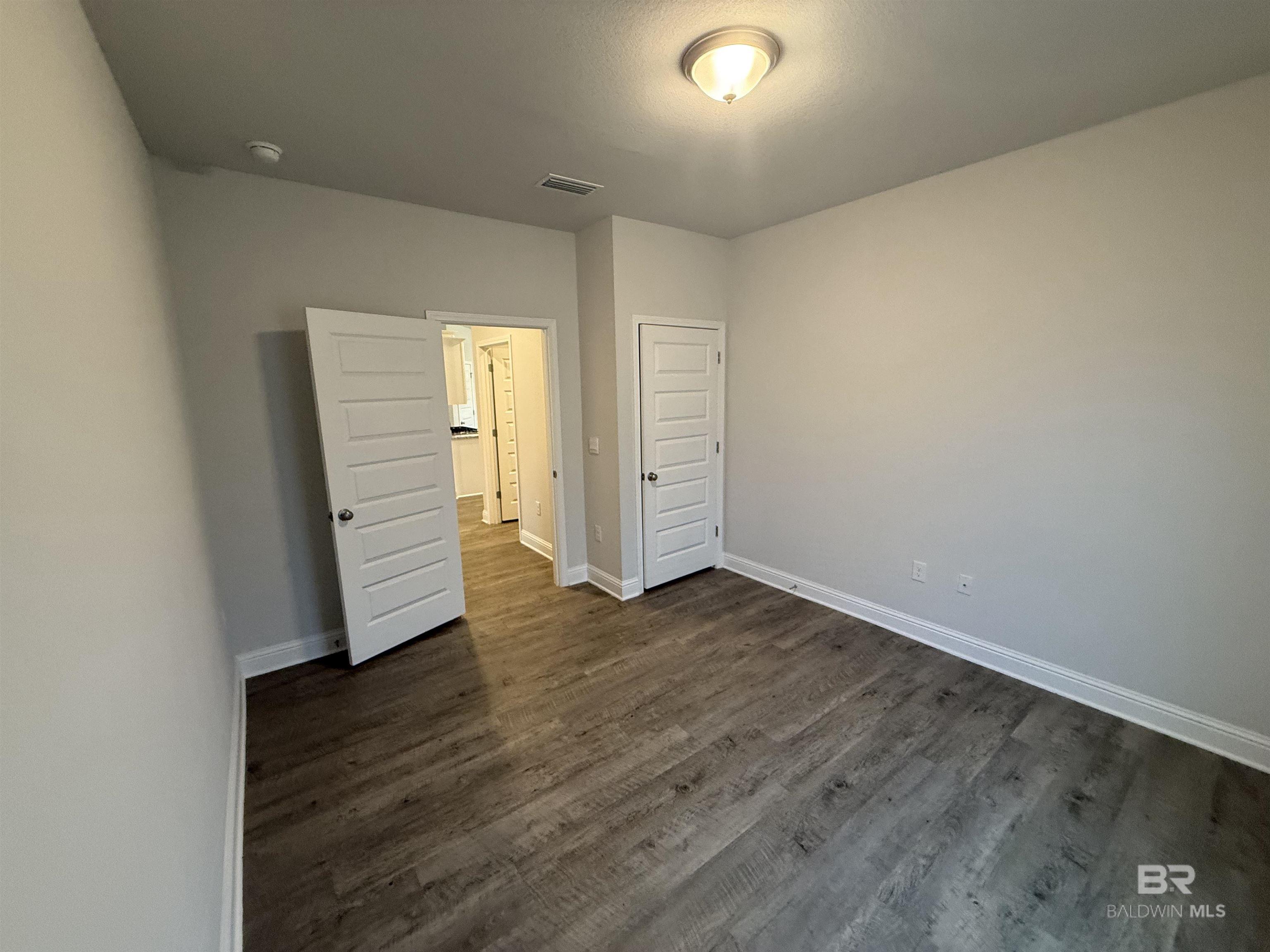 https://zimg.paragon.ice.com/ParagonImages/Property/PG/BCAR/397614/11/0/0/bcdbc2c1cf1a069c6ed639cc4cf3b661/7/3ccac38aadd3b1e0d1bdff8ca78a8c69/397614-45694a29-6bb0-426c-b3c7-f095fad901b3.JPG