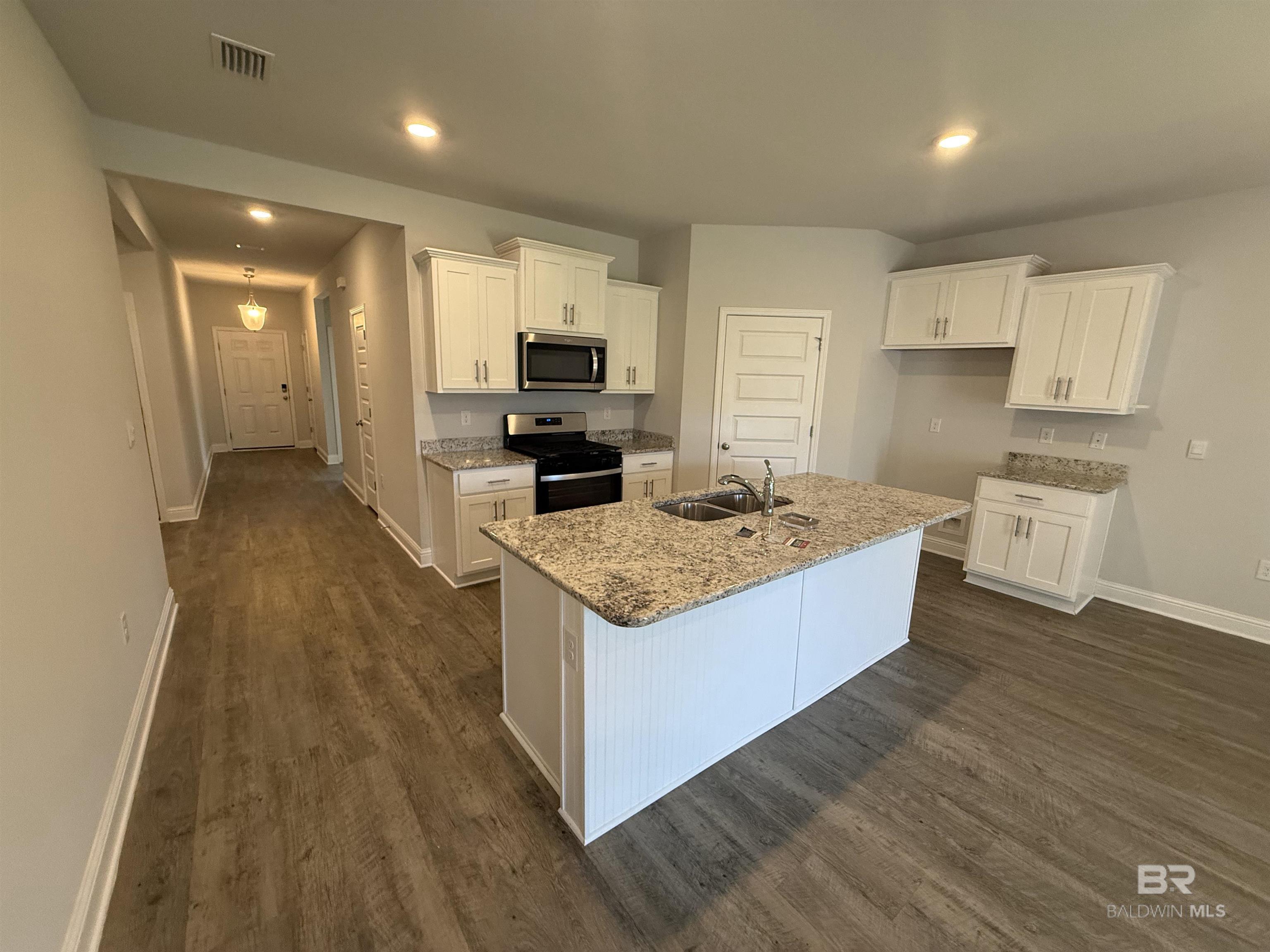 https://zimg.paragon.ice.com/ParagonImages/Property/PG/BCAR/397614/16/0/0/c12808ce89de7f1cfbb4d5a24cf0e569/7/3ccac38aadd3b1e0d1bdff8ca78a8c69/397614-29e81c11-5b04-4fcf-a1af-76a5d6a32f91.JPG
