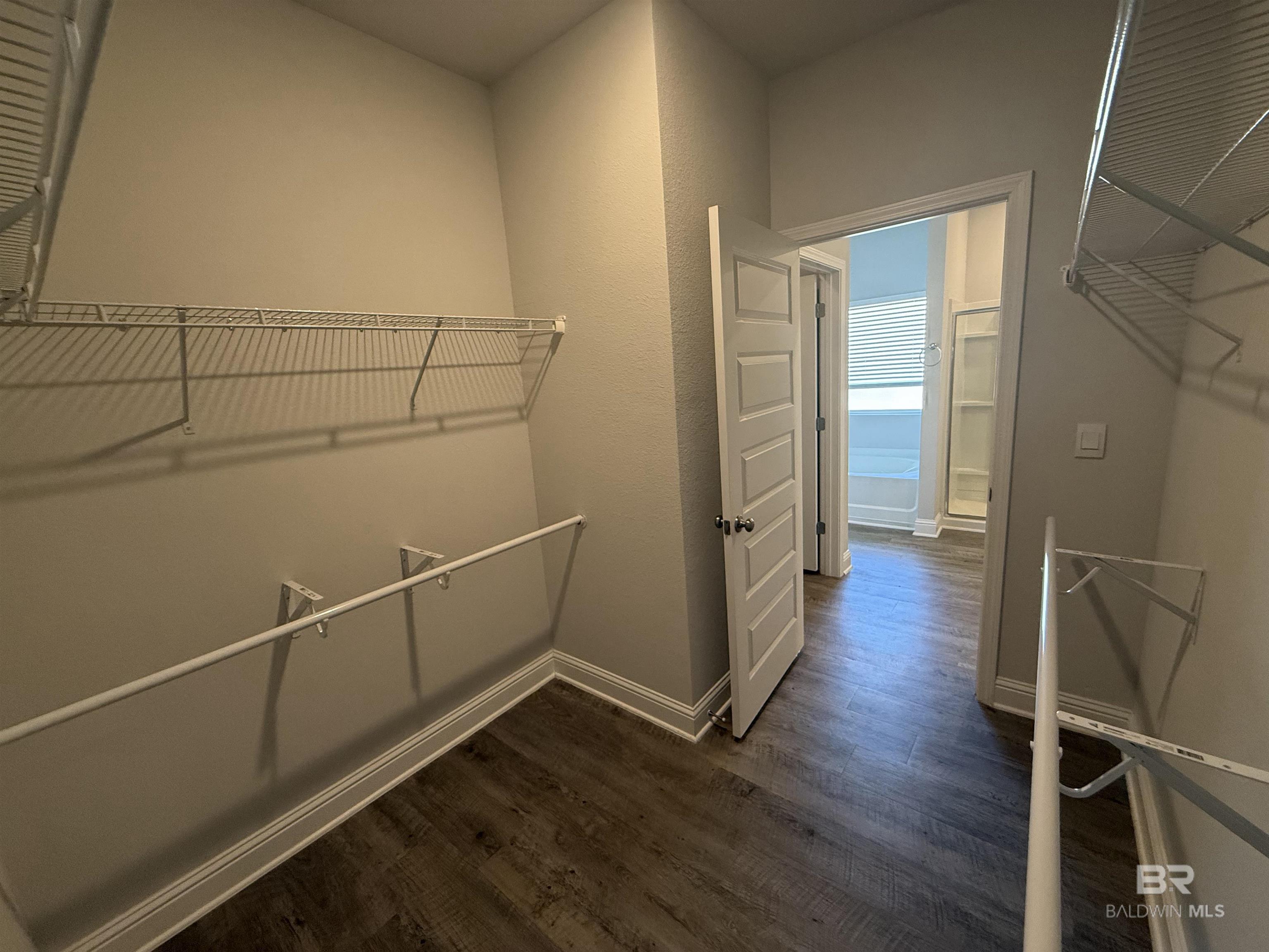 https://zimg.paragon.ice.com/ParagonImages/Property/PG/BCAR/397614/34/0/0/3dee4b41f2b0a4fb8627036592c270d0/7/3ccac38aadd3b1e0d1bdff8ca78a8c69/397614-50db0cc8-0e2e-44e8-9d03-f7d00e8d6287.JPG
