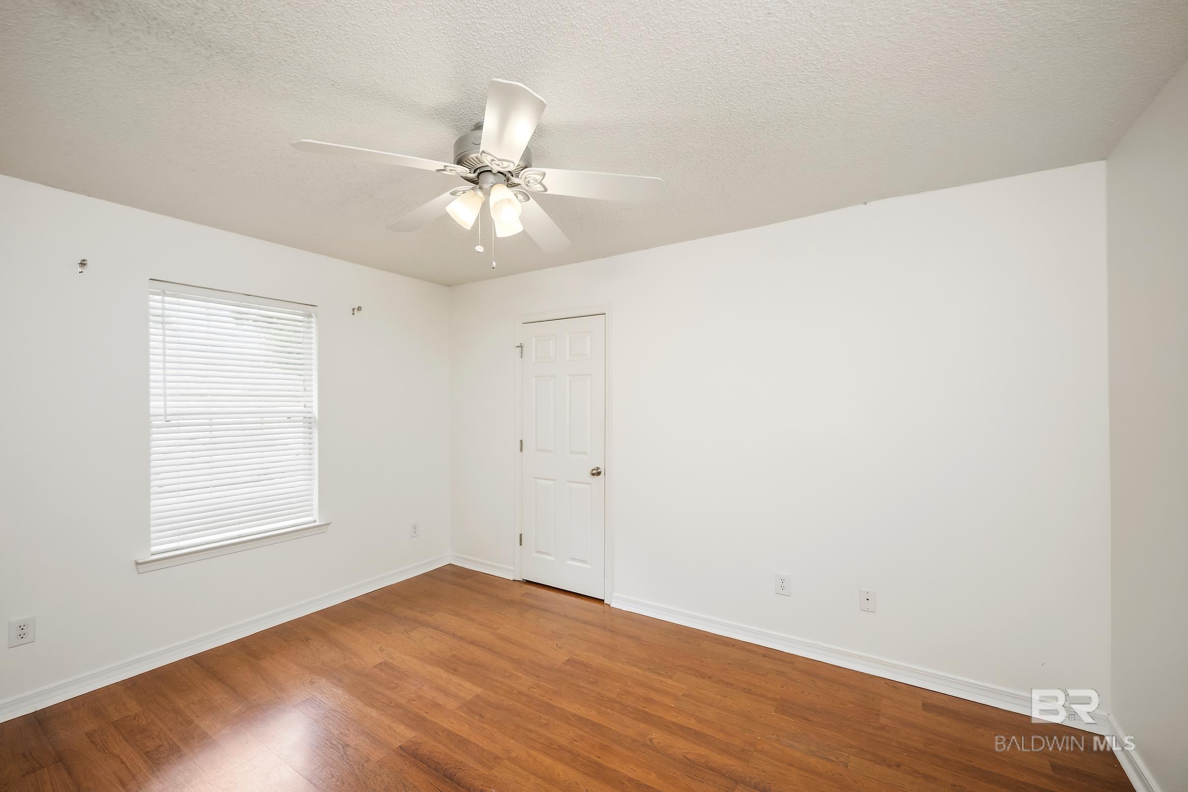 https://zimg.paragon.ice.com/ParagonImages/Property/PG/BCAR/397616/24/0/0/0300552ac80d5246b1ad72ab8171eb33/7/594c47f801f49cbcdb53e076c830c733/397616-28a55d51-e3bf-4dfe-8147-0aa7f46d825b.JPG