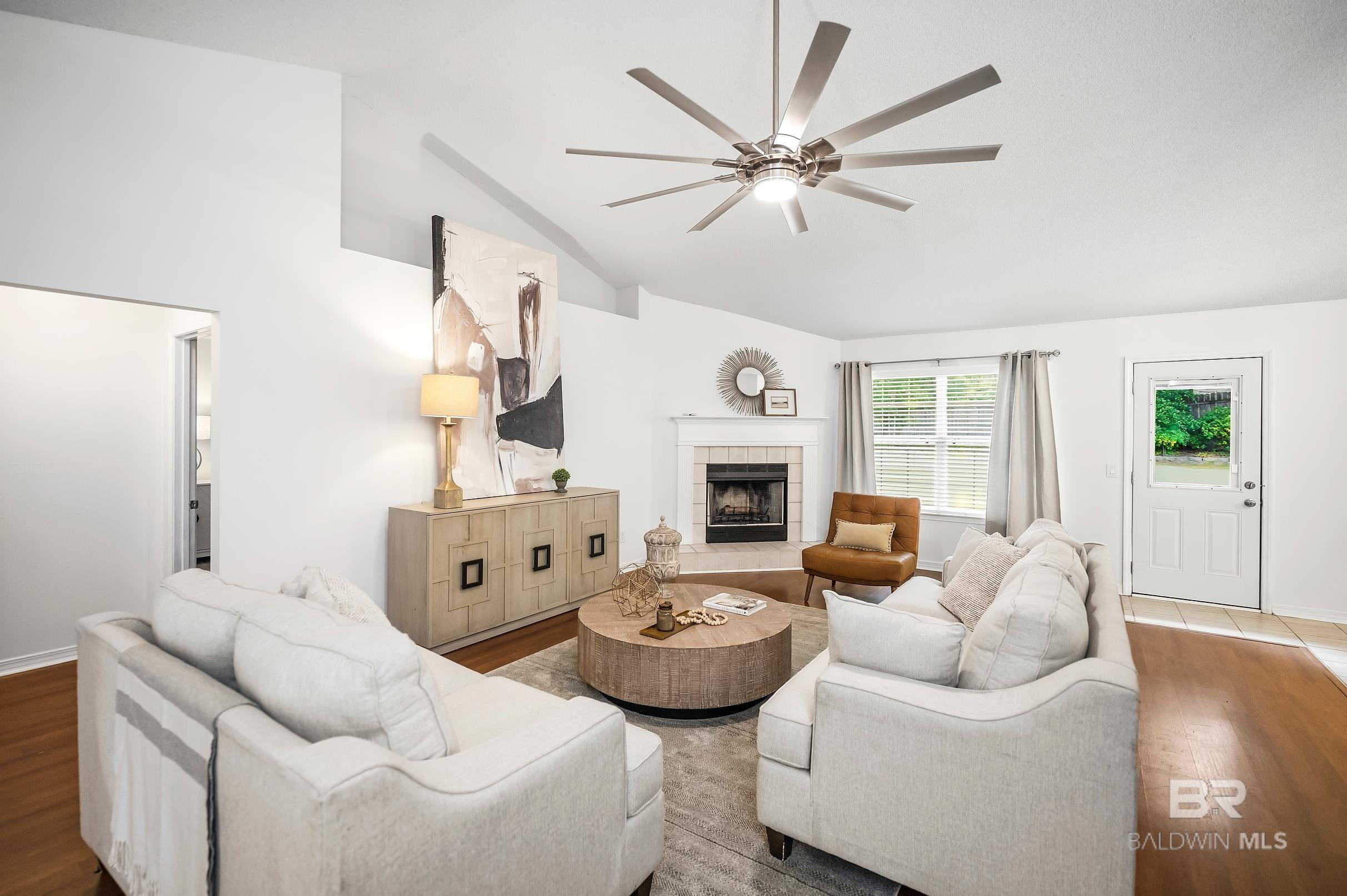 https://zimg.paragon.ice.com/ParagonImages/Property/PG/BCAR/397616/3/0/0/17df680c1b61226f9ae1e46a8b9c138f/7/594c47f801f49cbcdb53e076c830c733/397616-2f3d08cf-aaa3-41ca-8e20-dd1035a6a86f.JPG