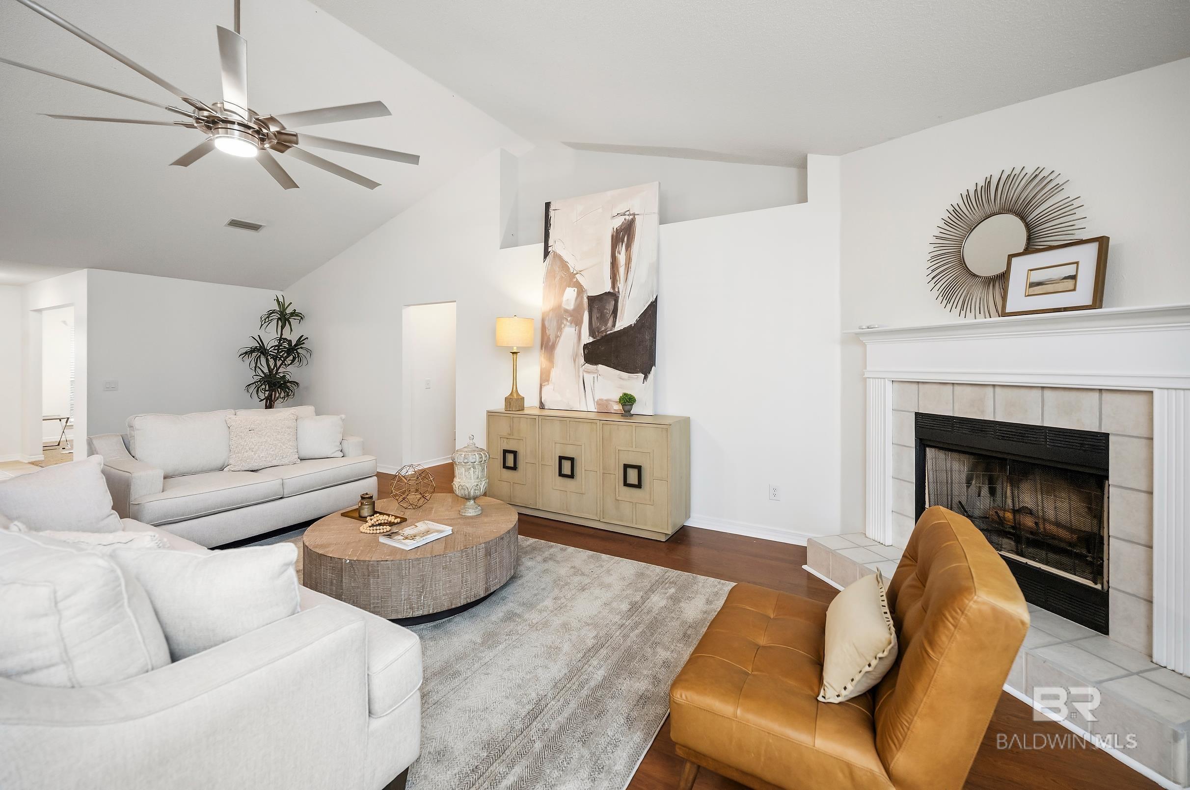 https://zimg.paragon.ice.com/ParagonImages/Property/PG/BCAR/397616/7/0/0/de1a08a040498fc1084889e92cd1ba7c/7/594c47f801f49cbcdb53e076c830c733/397616-02bd9a0c-a2d3-41ff-81bd-dcc2ee0d2d0d.JPG