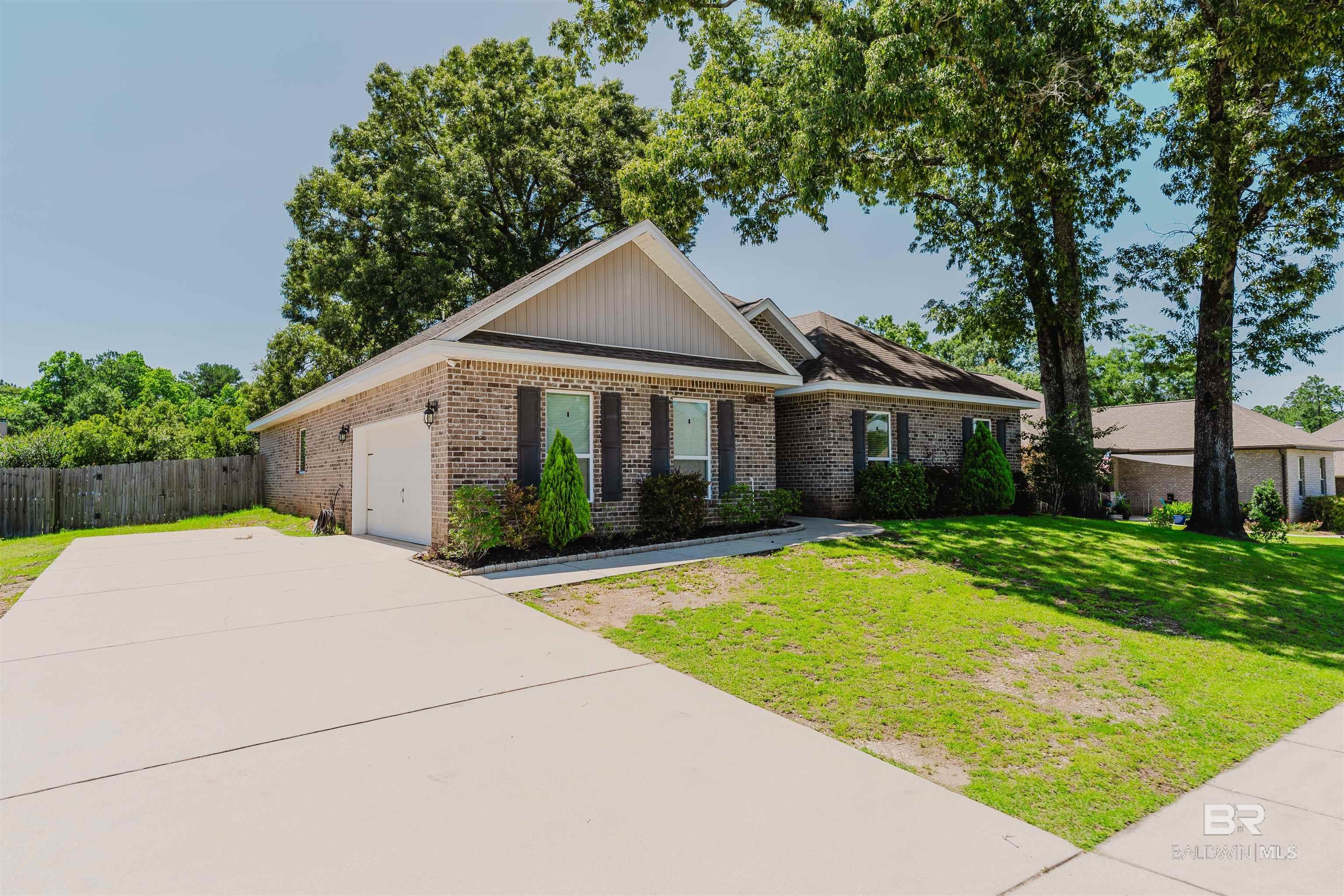 https://zimg.paragon.ice.com/ParagonImages/Property/PG/BCAR/397617/3/0/0/81ae8c83b0d516deb79a5d064bf5d28d/7/83ae8d4299fc952a6867393747c47612/397617-6fcbd587-ab4c-4ed2-b8f6-e1b0ee7c63bd.JPG