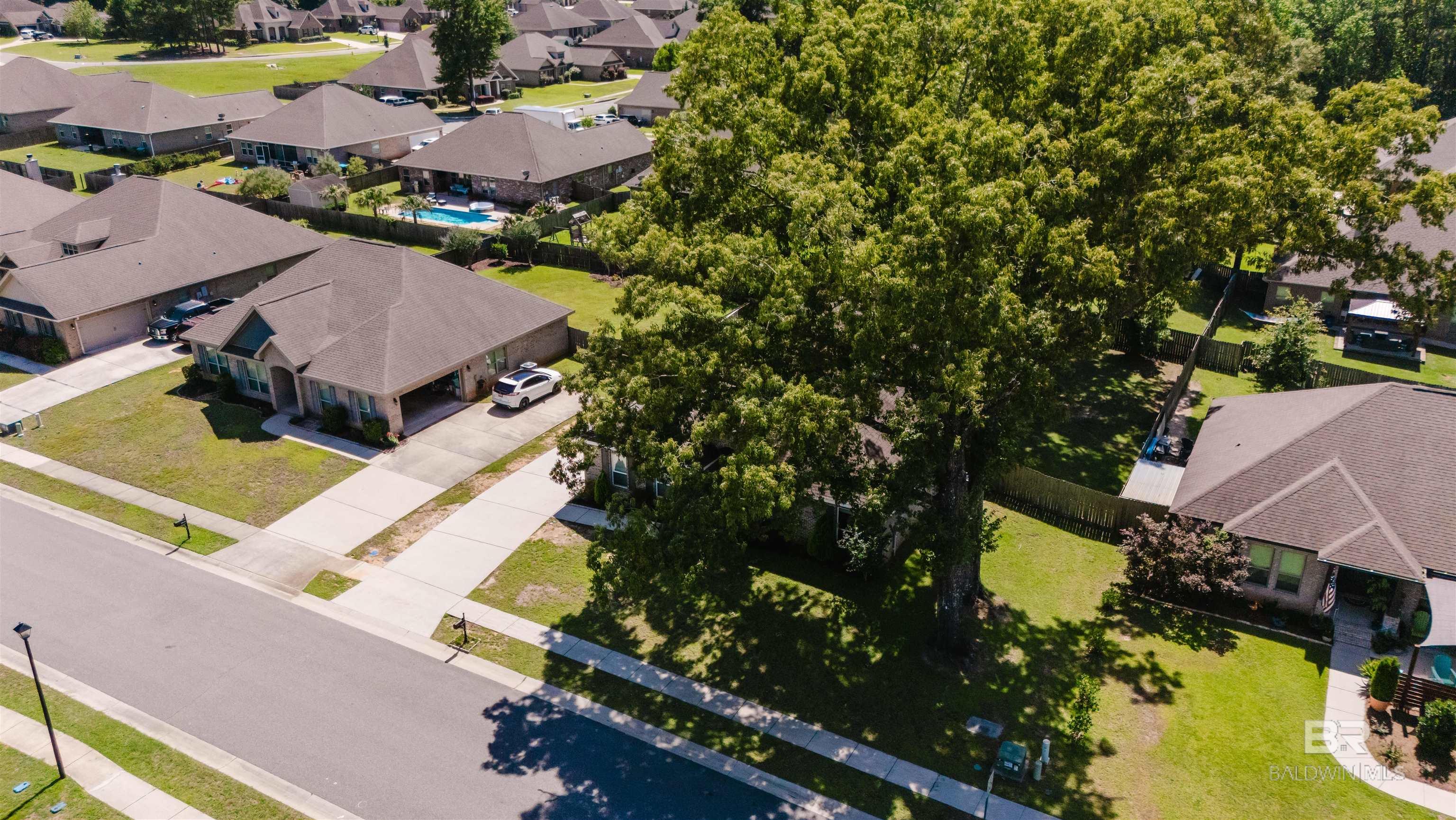 https://zimg.paragon.ice.com/ParagonImages/Property/PG/BCAR/397617/55/0/0/2f1bf4c3964e4f0985b2093e98d7d40e/7/83ae8d4299fc952a6867393747c47612/397617-0df7d17b-e121-4426-a451-69203c603a95.JPG