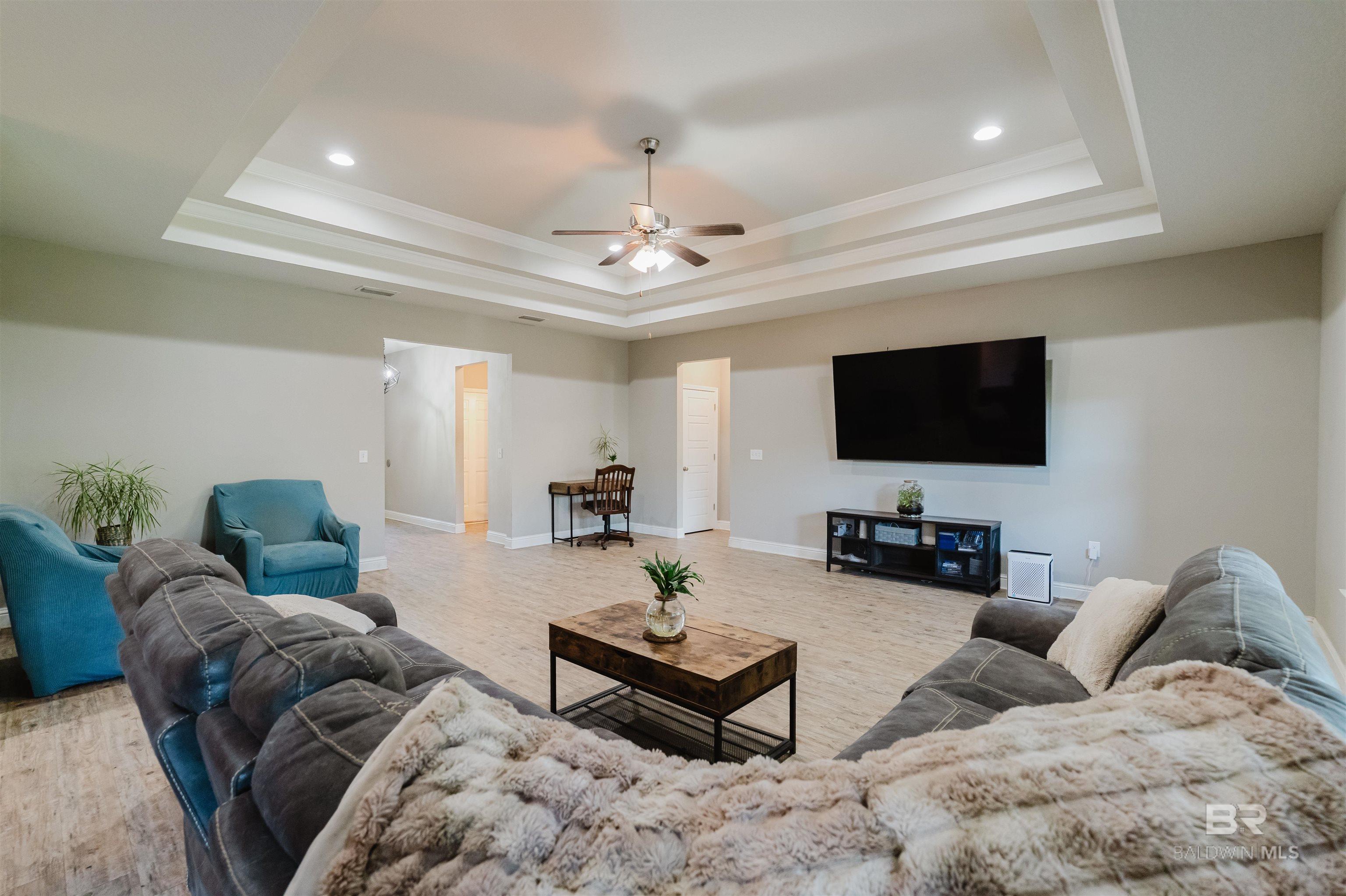 https://zimg.paragon.ice.com/ParagonImages/Property/PG/BCAR/397617/7/0/0/4bf280f17eb93de69ed0fb2c604acd7d/7/83ae8d4299fc952a6867393747c47612/397617-7813226b-bedc-490d-9284-2e72be5a7635.JPG