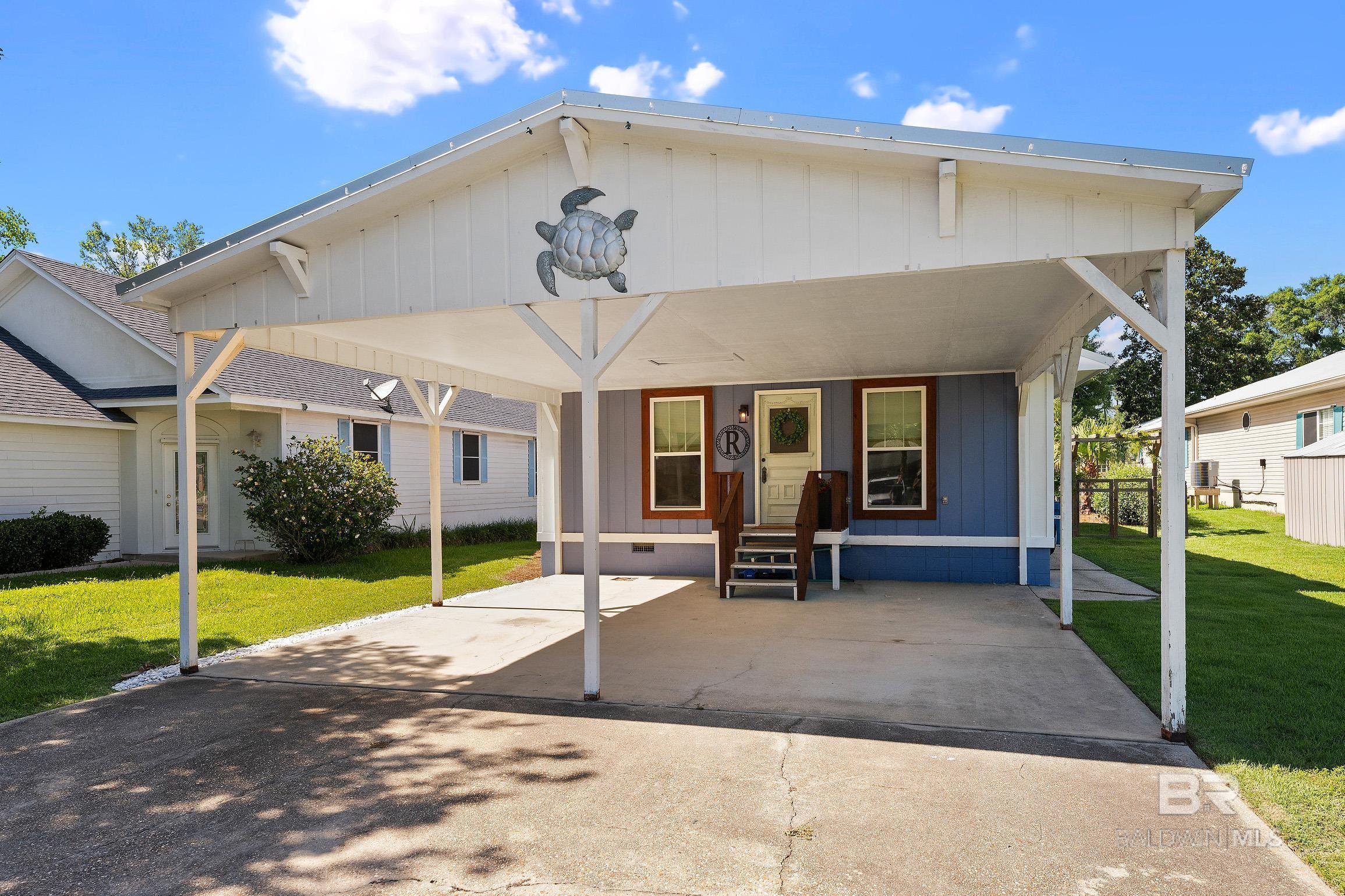 472 W Canal Drive