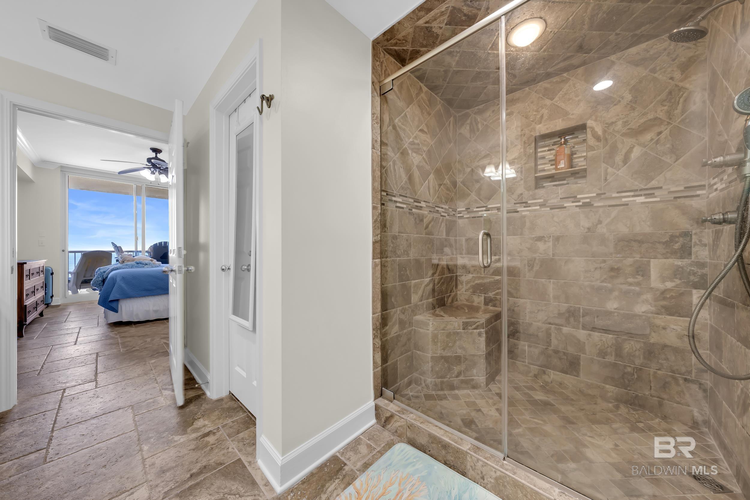 https://zimg.paragon.ice.com/ParagonImages/Property/PG/BCAR/397631/26/0/0/799c25f21e715397a7f6d9ea932b5a52/7/50552af984a18e610e7c93a49449951a/397631-5767e9a1-5813-46ad-9fcb-fe8214b9f64f.JPG