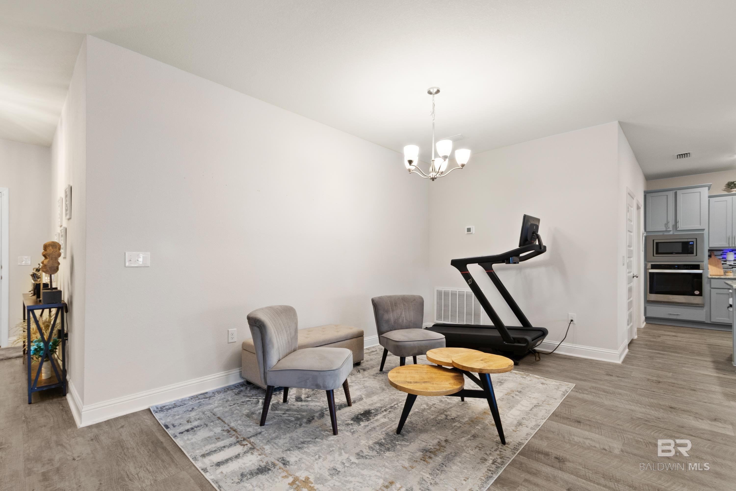 https://zimg.paragon.ice.com/ParagonImages/Property/PG/BCAR/397633/23/0/0/839dc2638247870c710b21477cb02691/7/50efe8f179fa7adb1ed21df45cf69de9/397633-54e71de4-d44e-45c4-a9a5-bf11160d44ff.JPG