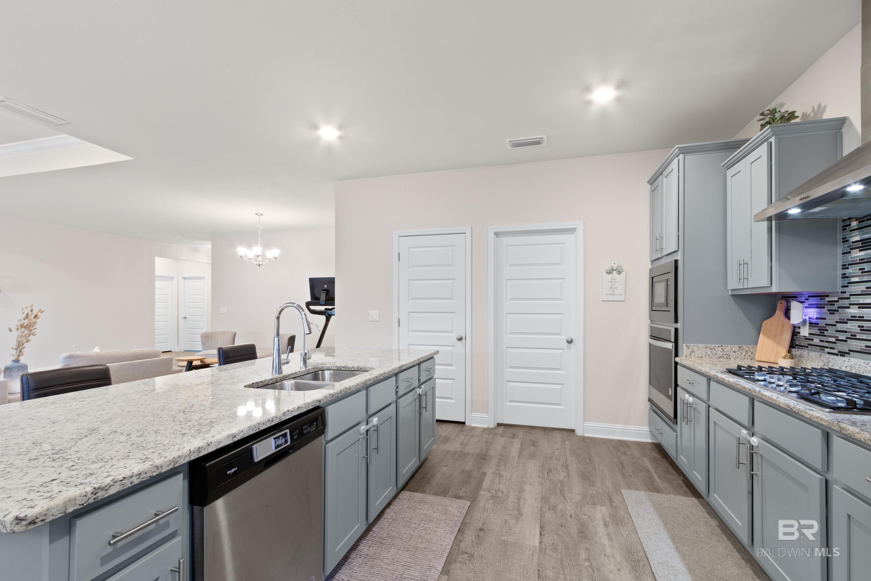 https://zimg.paragon.ice.com/ParagonImages/Property/PG/BCAR/397633/34/0/0/d3a2c07a9234a9359b46f0bb8231a3c1/7/50efe8f179fa7adb1ed21df45cf69de9/397633-093d4a8a-ca52-438d-a7ae-1431296fd591.JPG