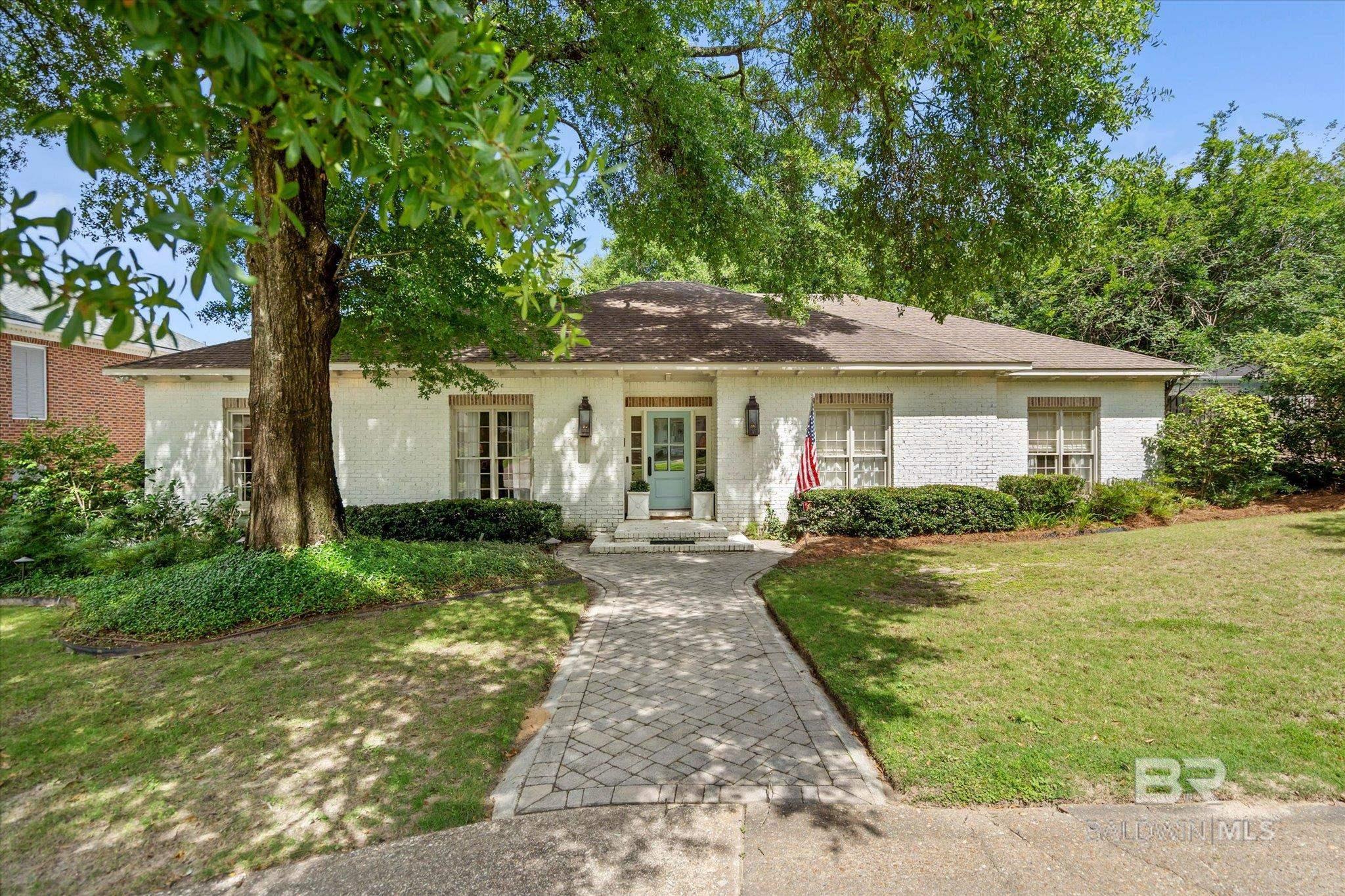 229 W Lakewood Drive